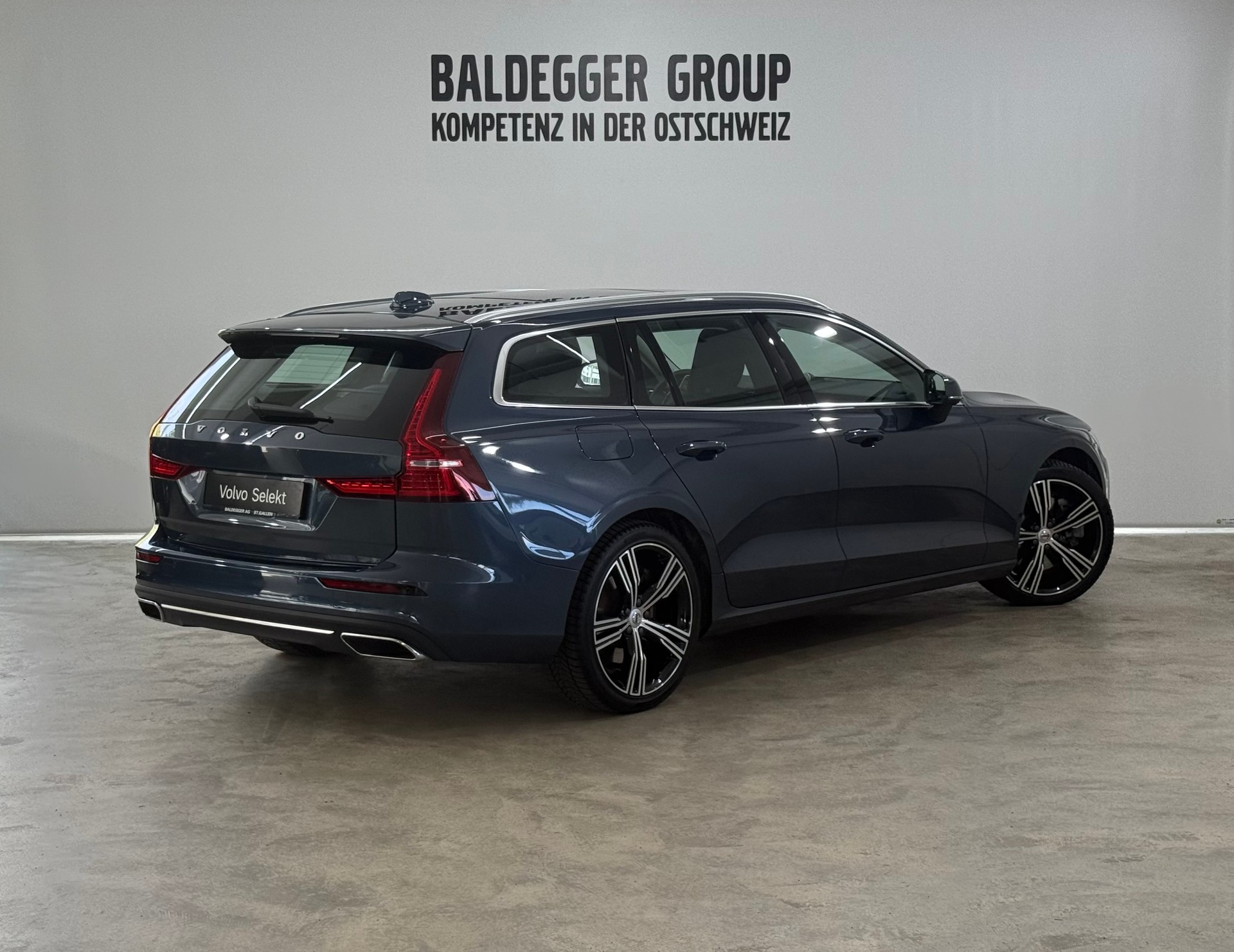 VOLVO V60 2.0 T8 TE Inscription eAWD-image-2