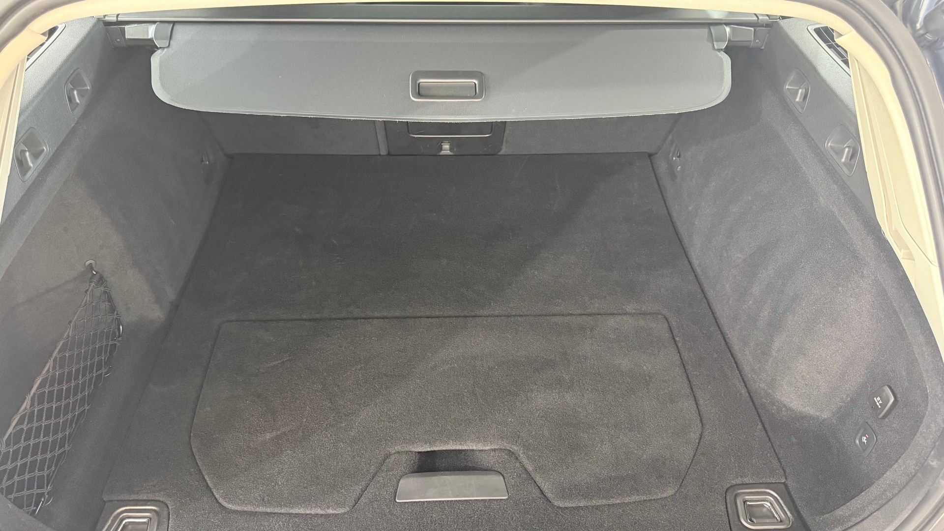 VOLVO V60 2.0 T8 TE Inscription eAWD-image-13