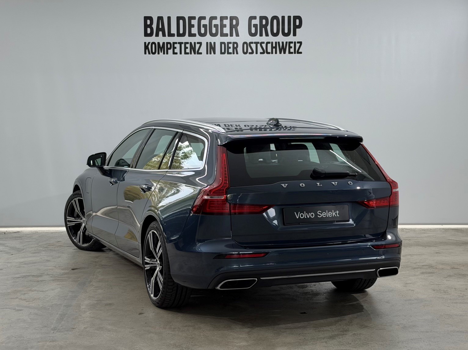 VOLVO V60 2.0 T8 TE Inscription eAWD-showroom-element-1