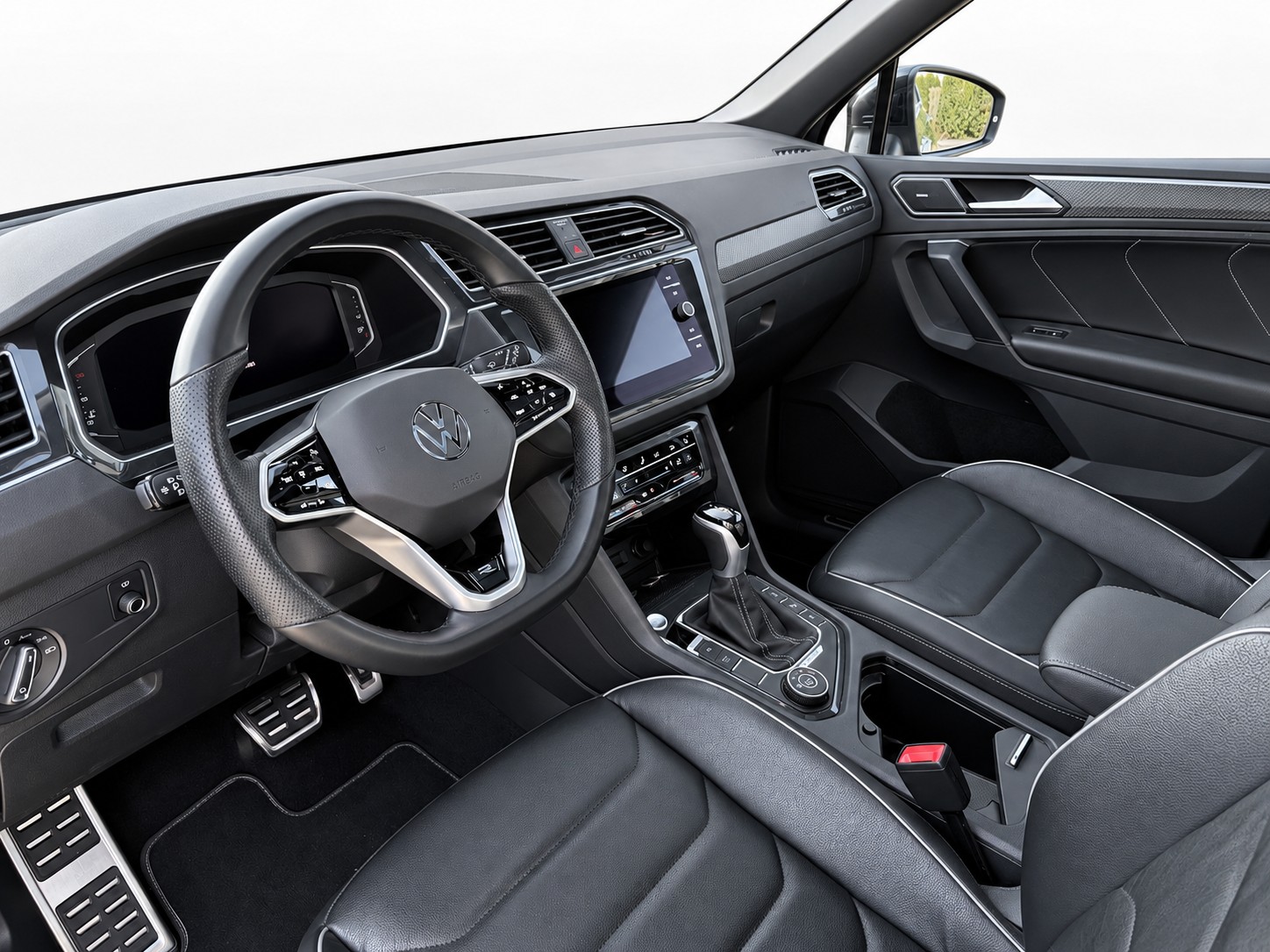 VW Tiguan 2.0TSI R-Line 4Motion DSG-image-5