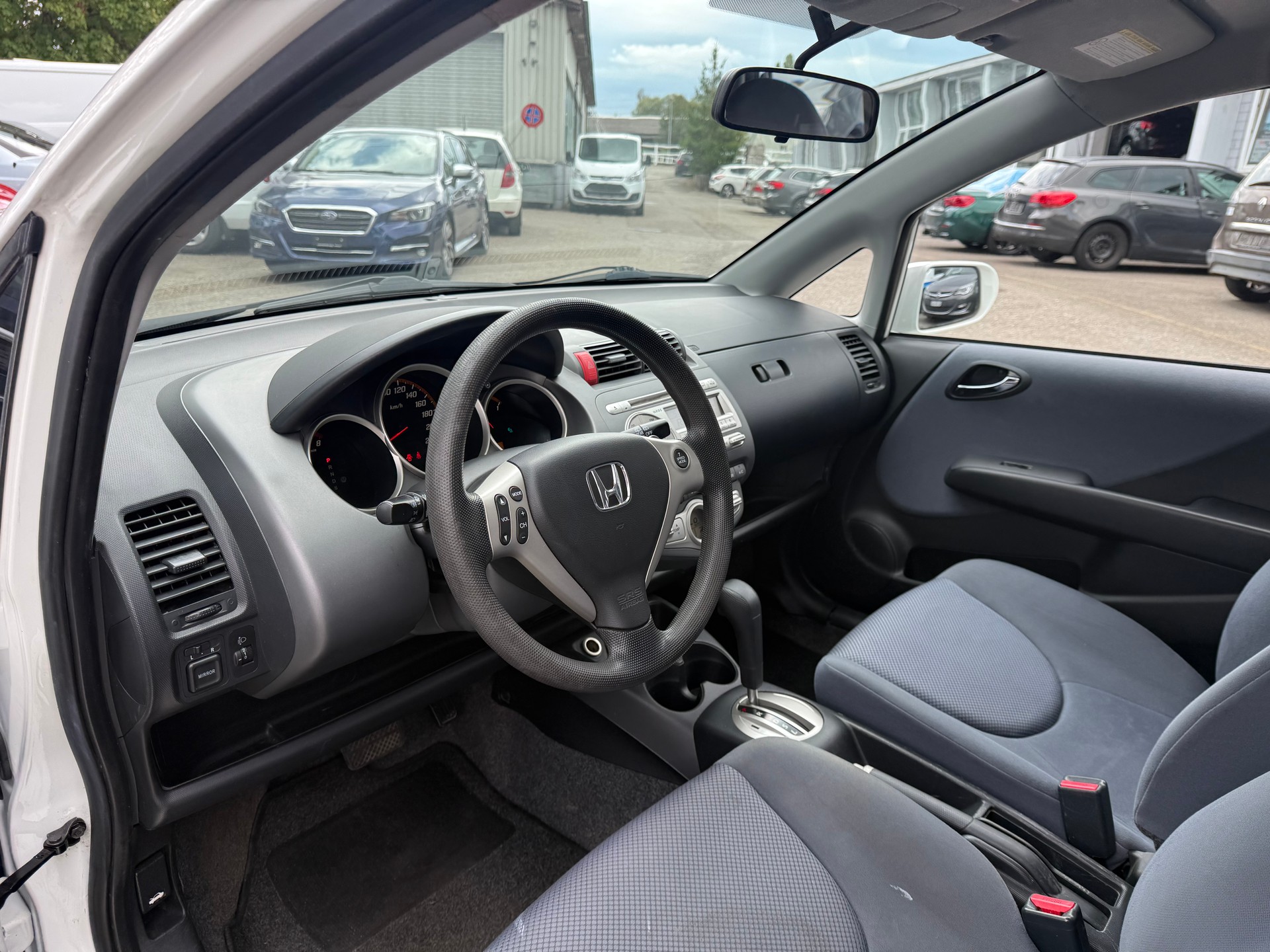 HONDA Jazz 1.4i LS Formula 1 CVT-image-6