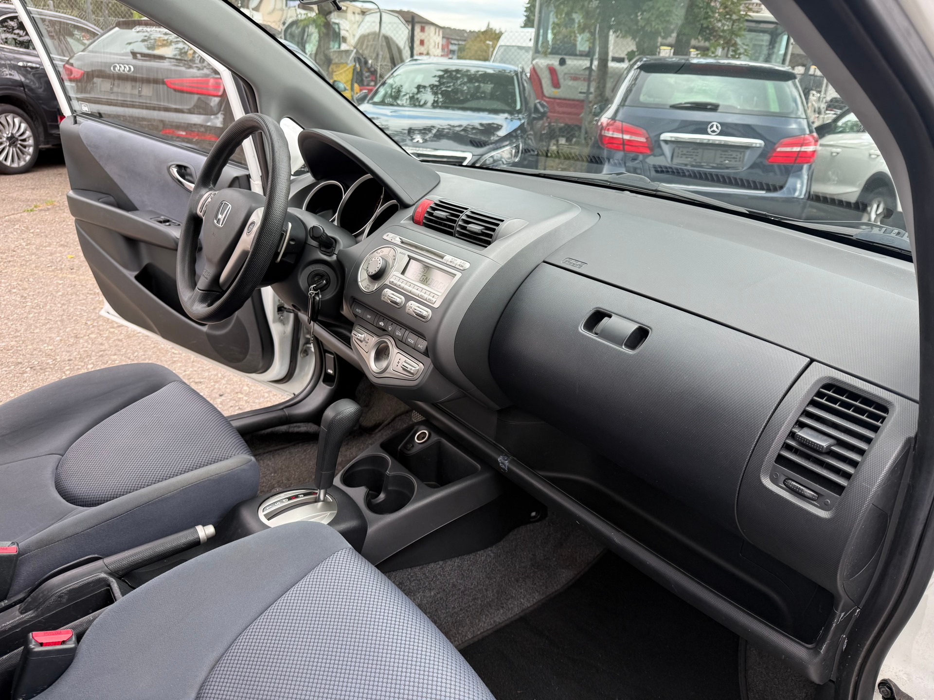 HONDA Jazz 1.4i LS Formula 1 CVT-image-10