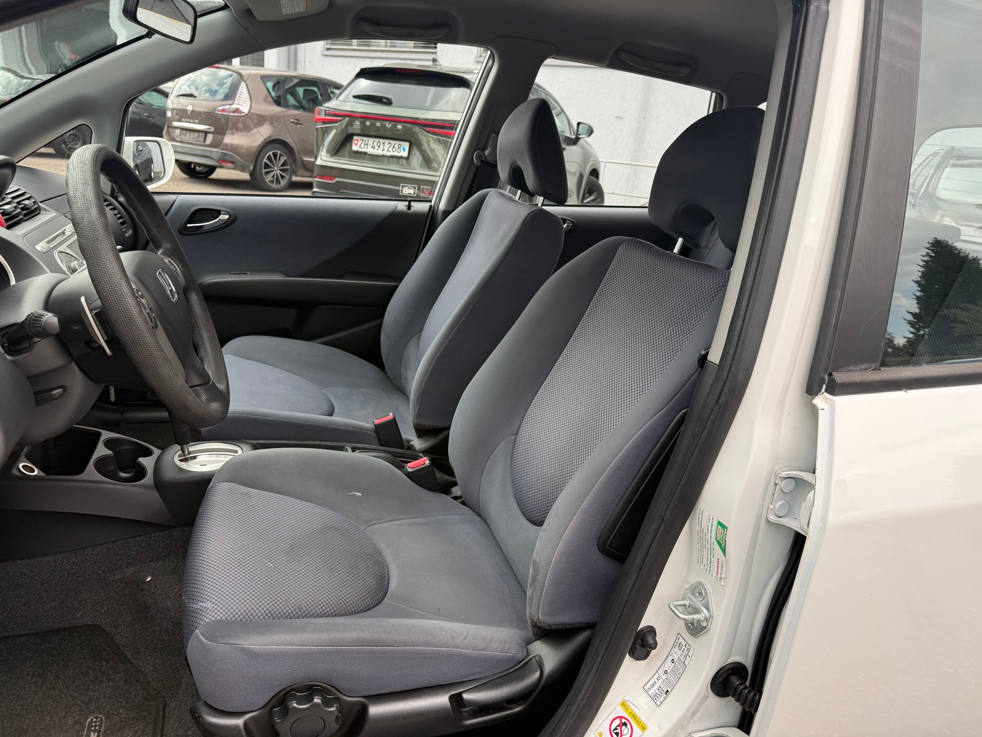 HONDA Jazz 1.4i LS Formula 1 CVT-image-7