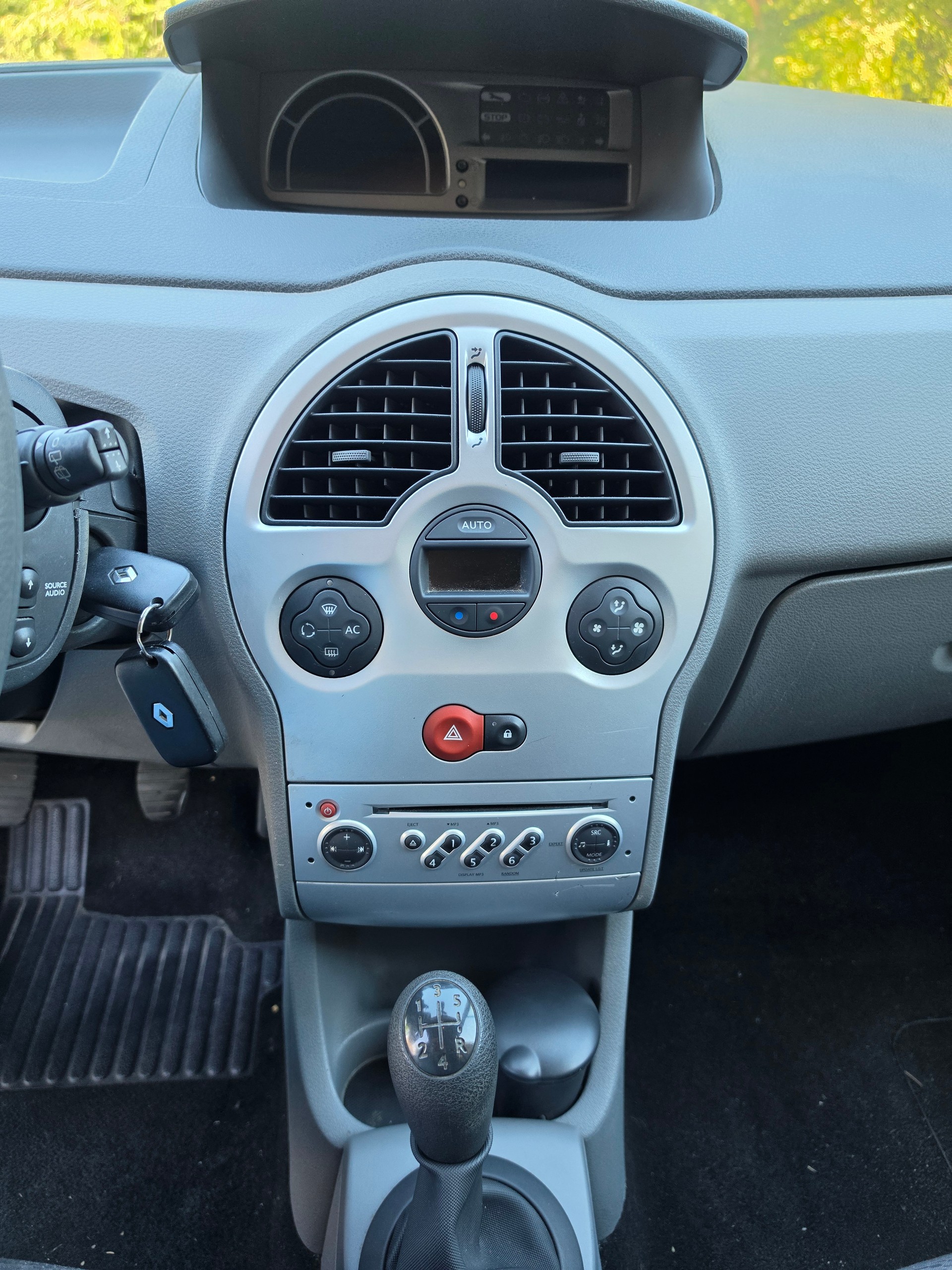 RENAULT Modus 1.2 16V T Authentique-image-8