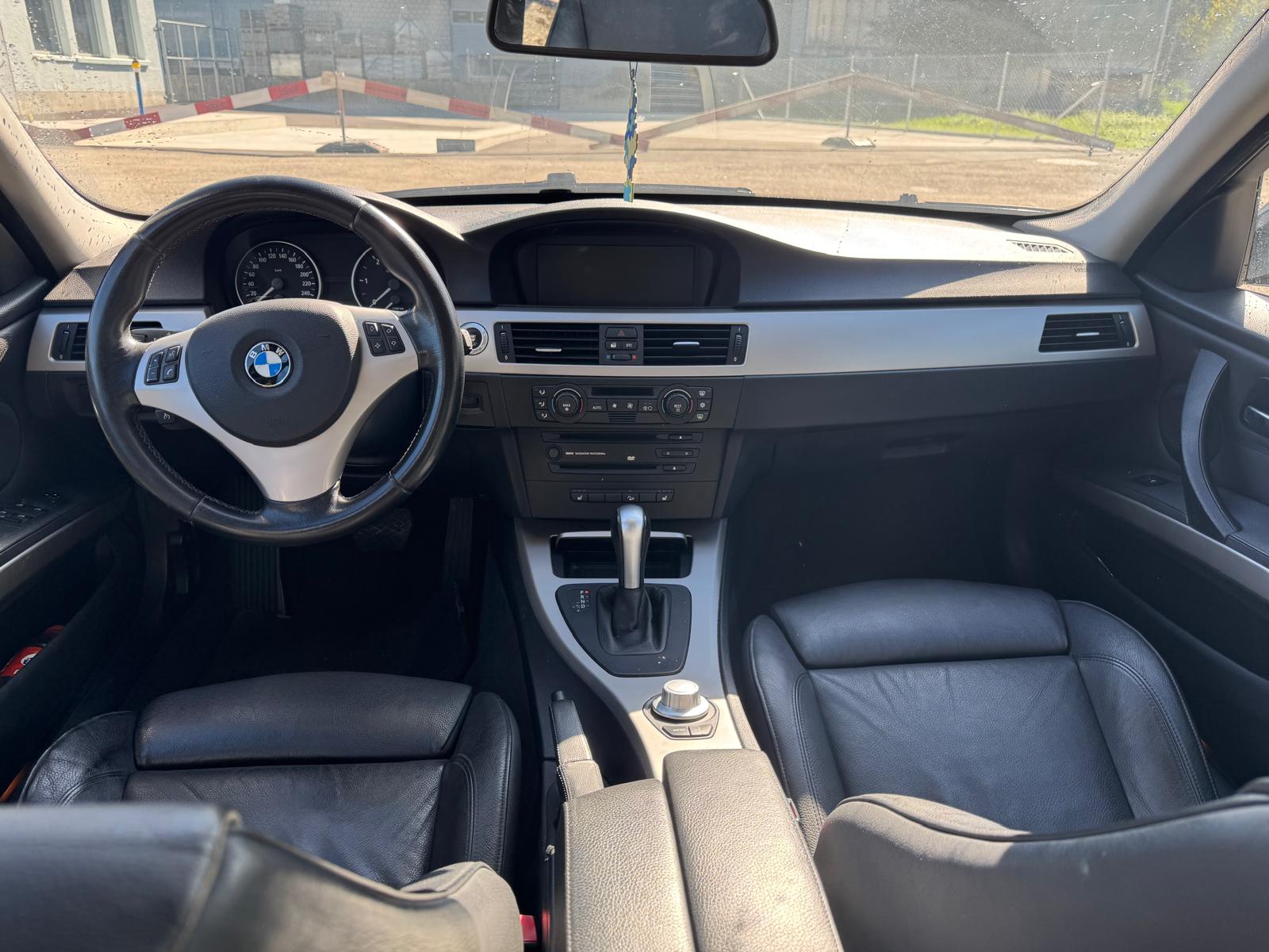 BMW 330xd-image-9