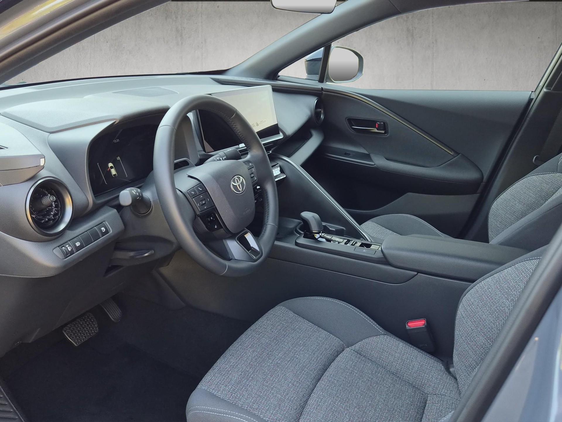 TOYOTA C-HR 2.0 HEV Trend 4x4-image-8