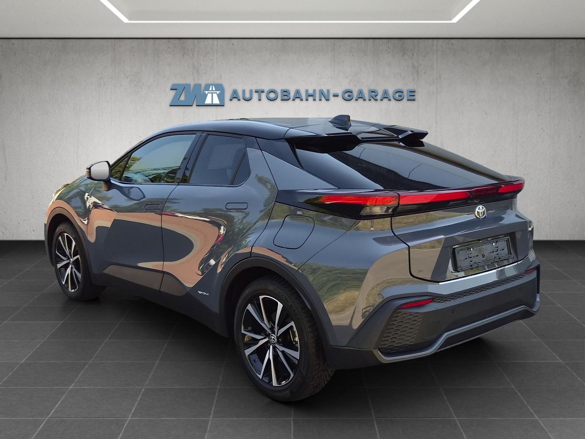 TOYOTA C-HR 2.0 HEV Trend 4x4-image-2