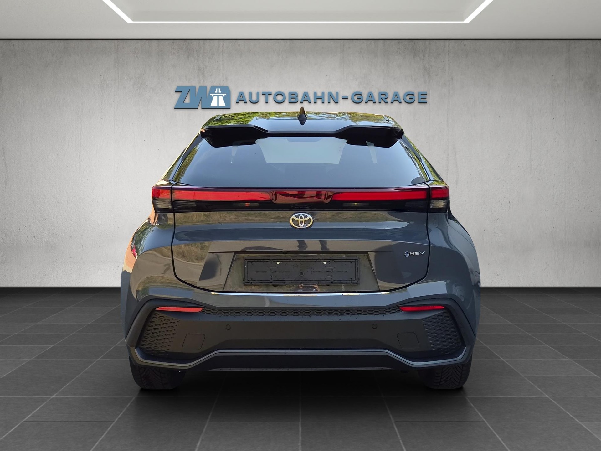 TOYOTA C-HR 2.0 HEV Trend 4x4-image-3