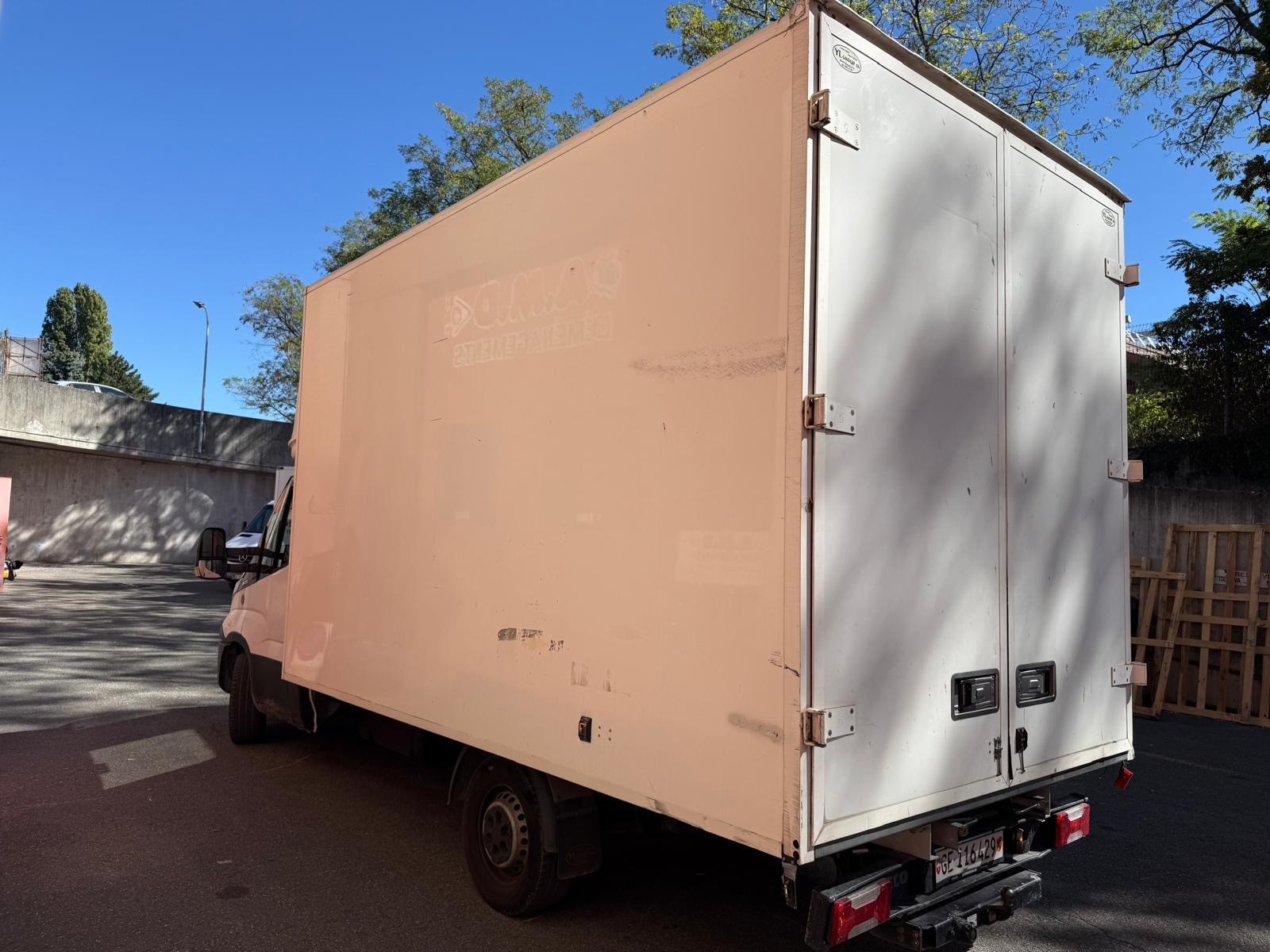 IVECO 35 S 15-image-2