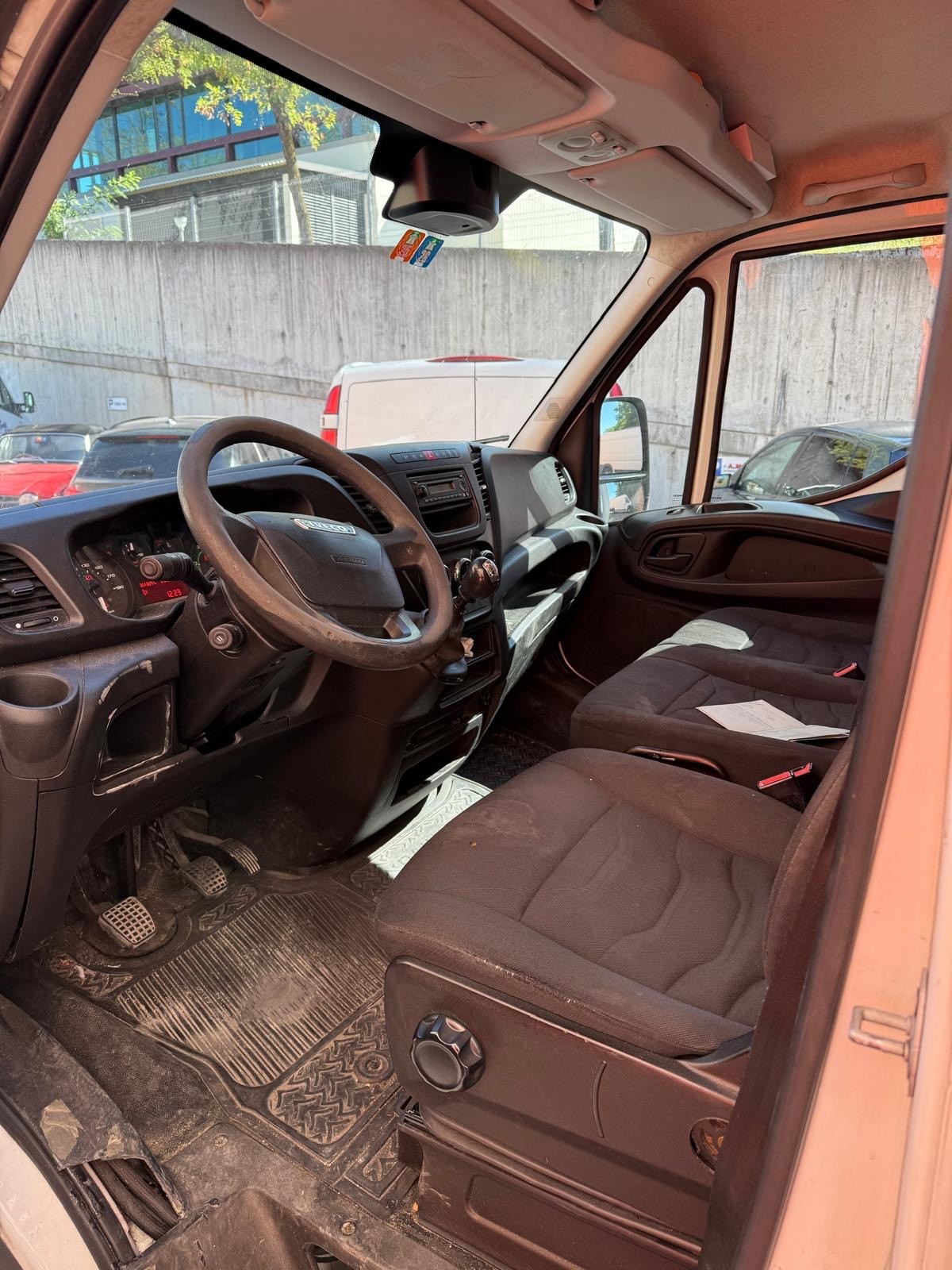 IVECO 35 S 15-image-8