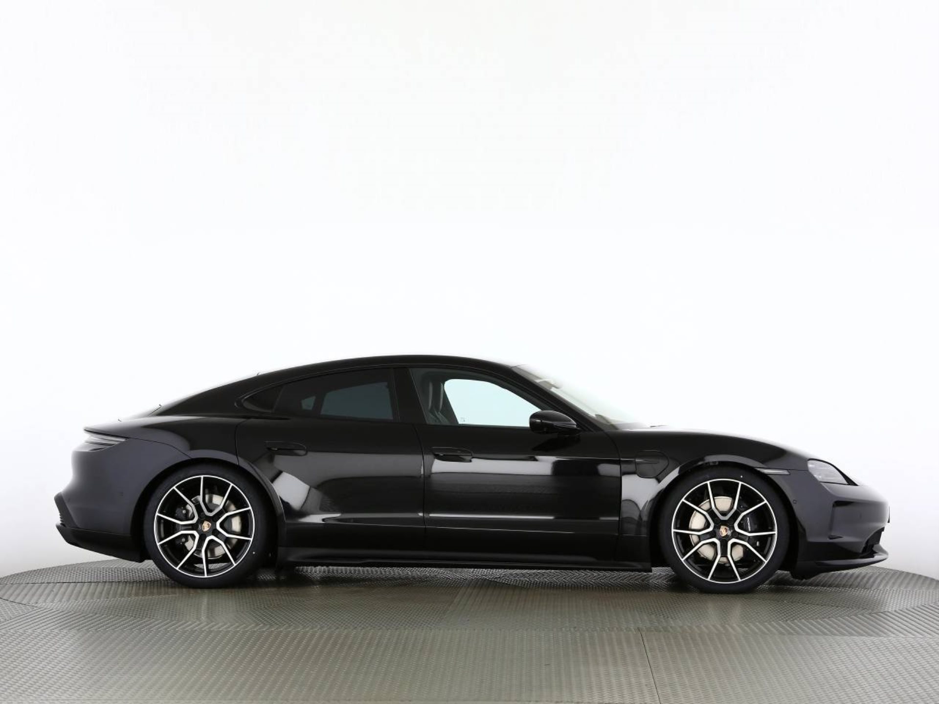 PORSCHE Taycan 4 Black Edition-image-1