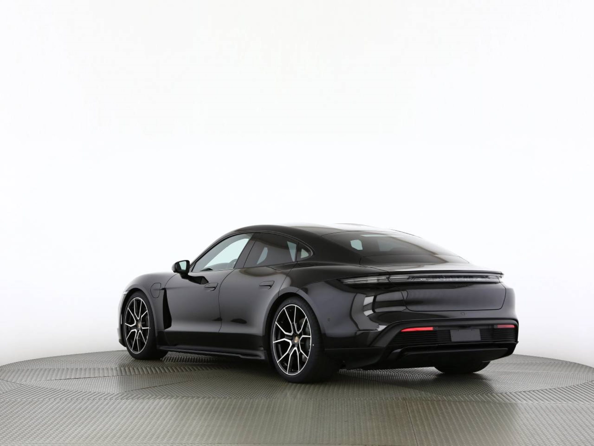 PORSCHE Taycan 4 Black Edition-image-6