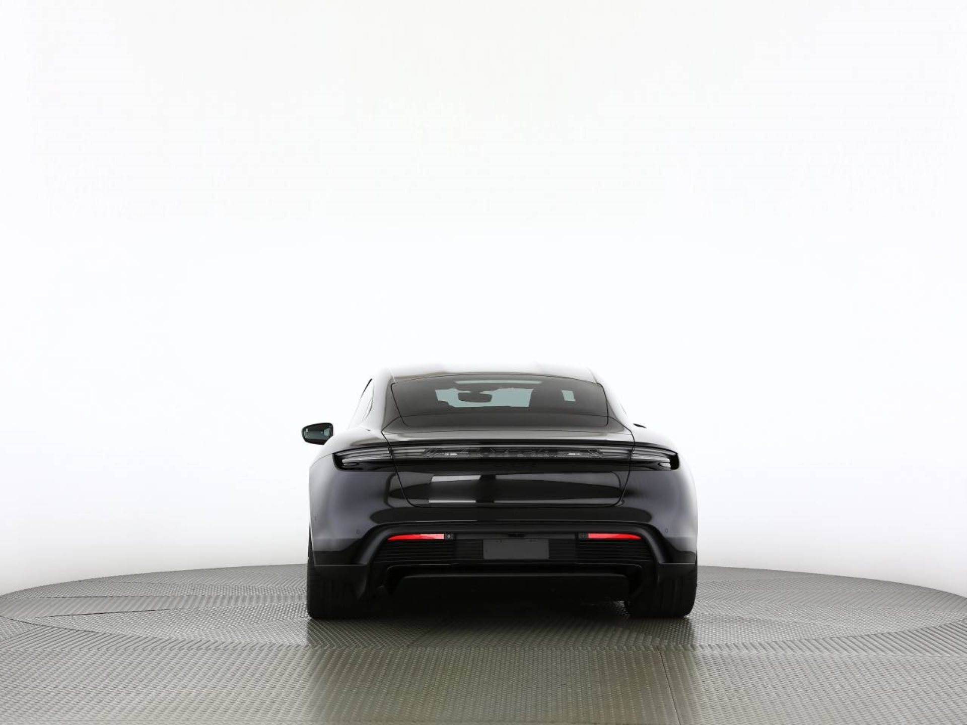 PORSCHE Taycan 4 Black Edition-image-5
