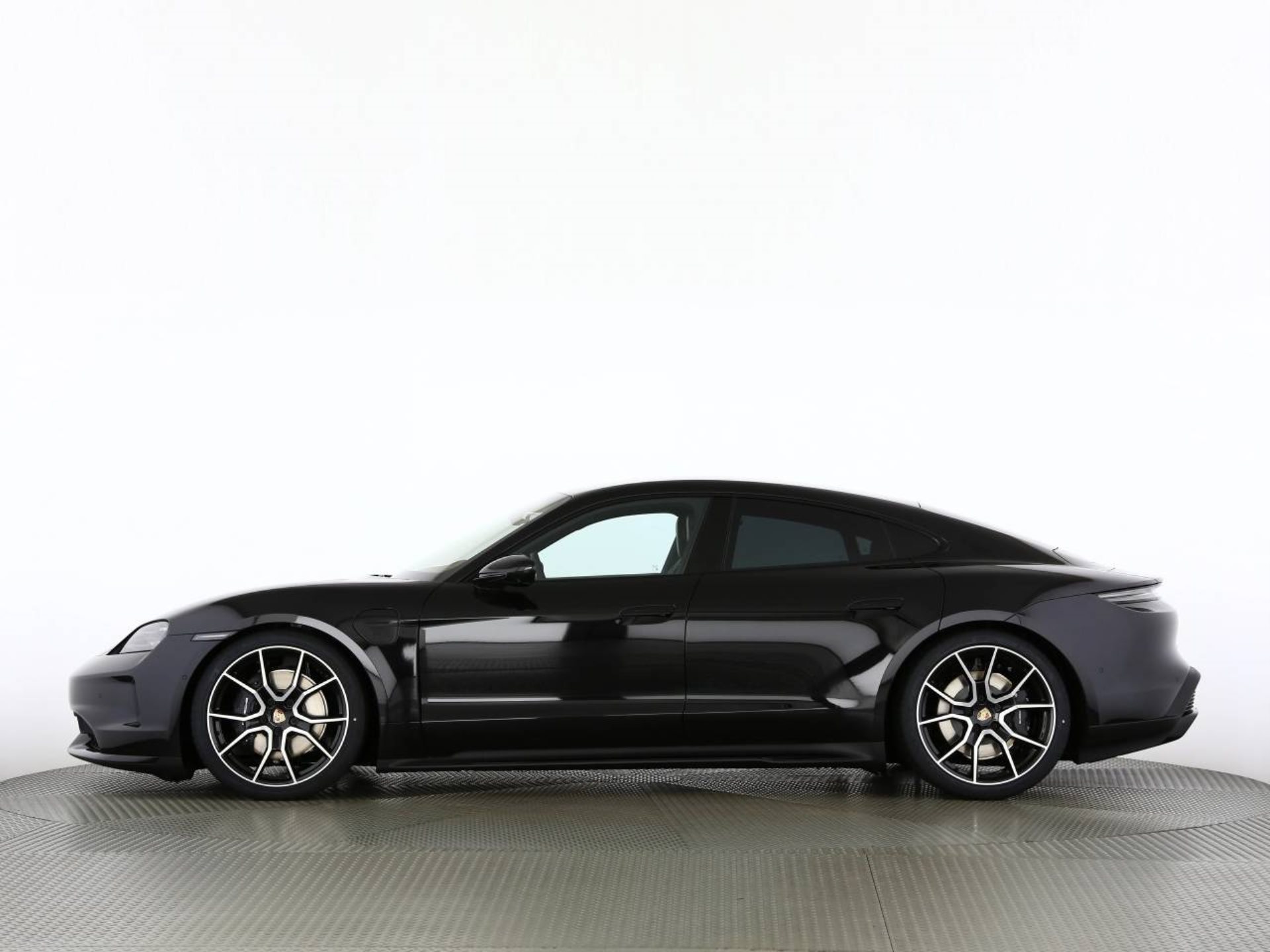 PORSCHE Taycan 4 Black Edition-image-9