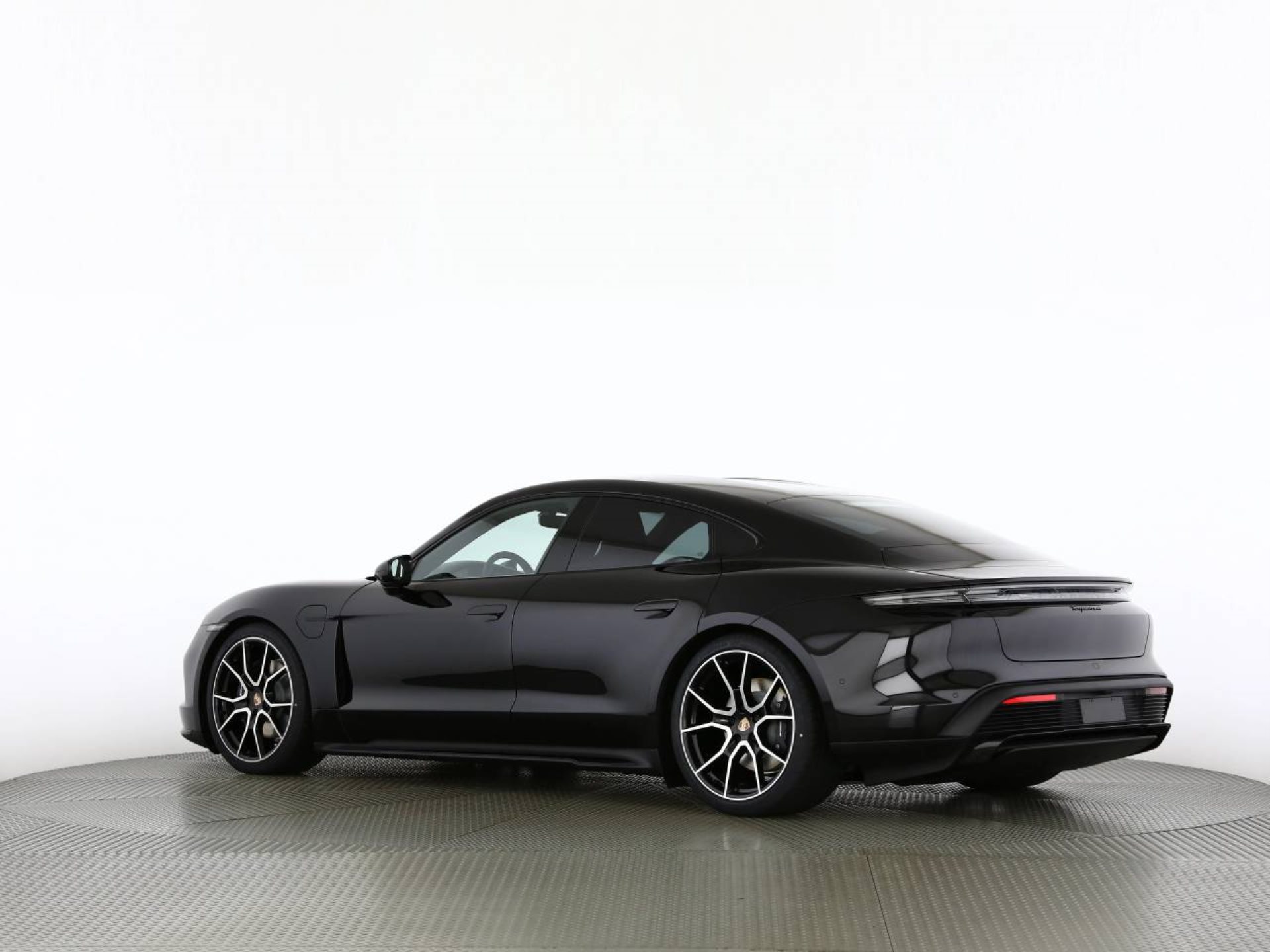 PORSCHE Taycan 4 Black Edition-image-7