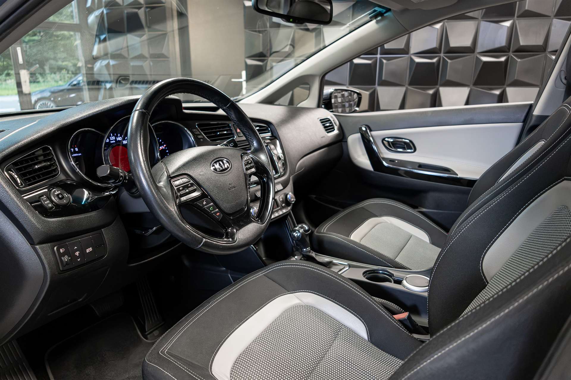 KIA Kia Cee'd Sportswagon-image-12