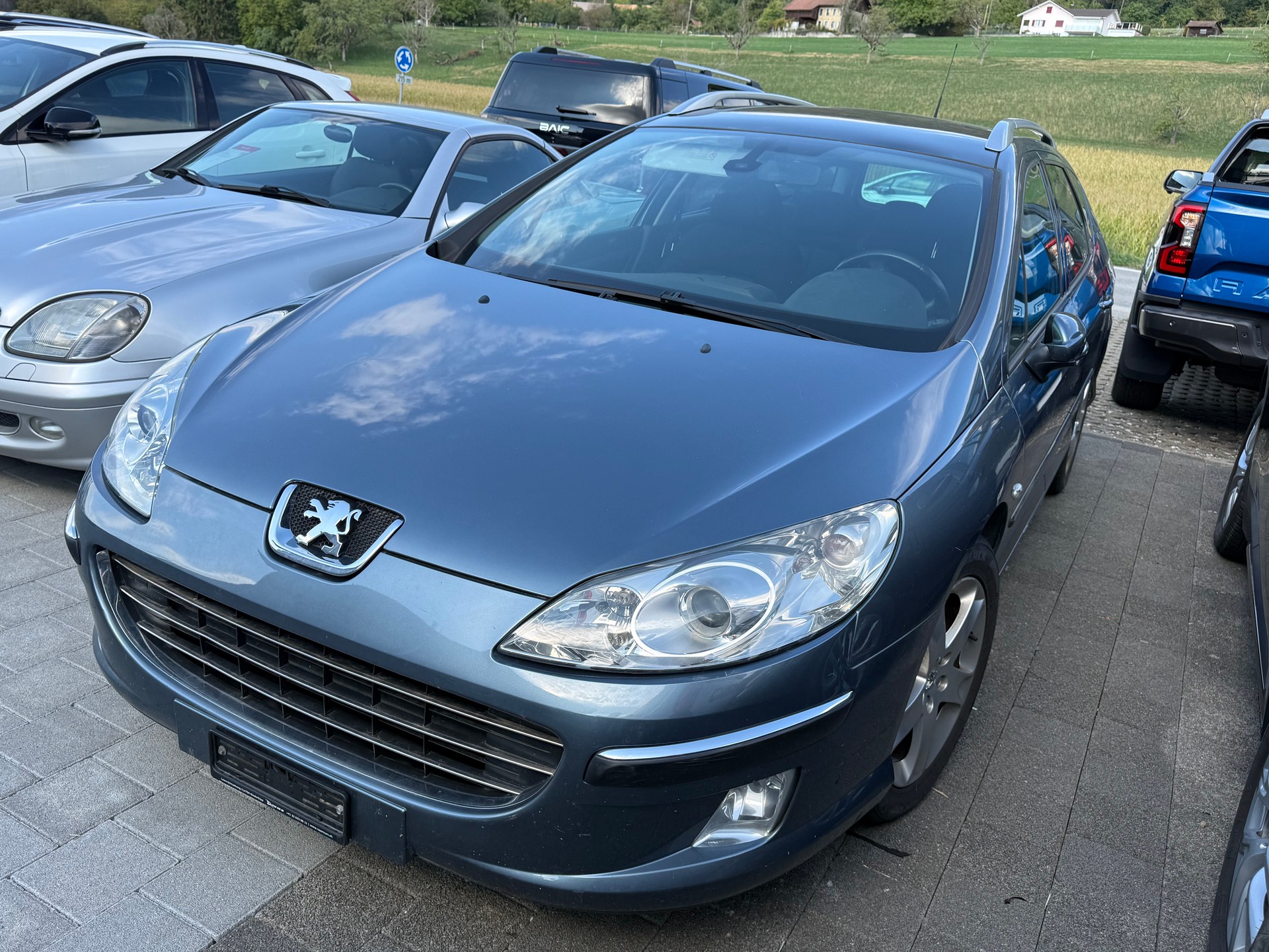 PEUGEOT 407 SW 2.0 HDI Dynamic Edition-image-8
