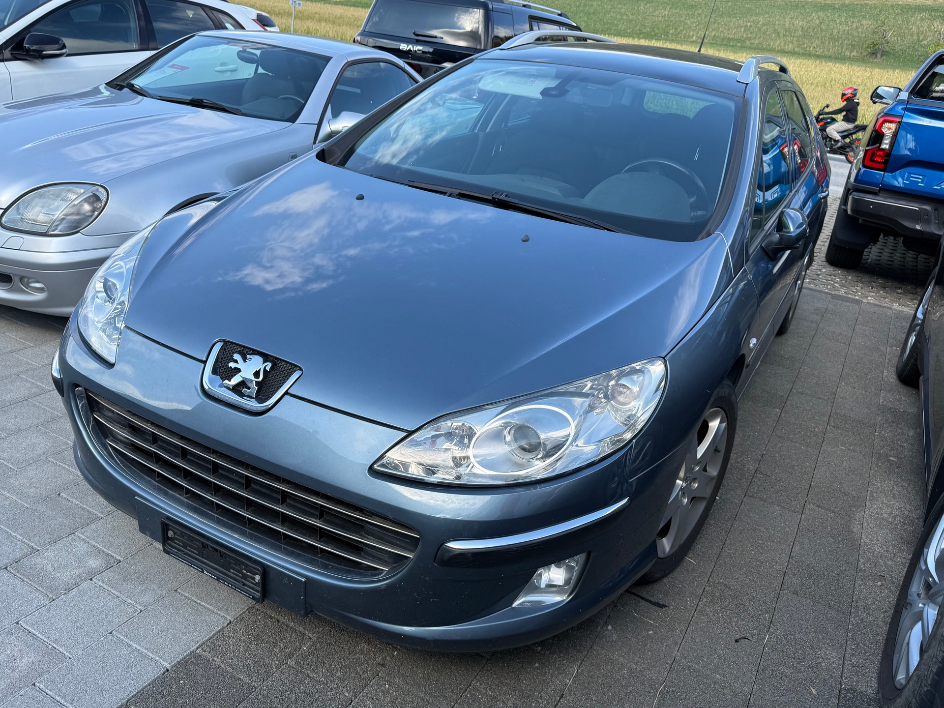 PEUGEOT 407 SW 2.0 HDI Dynamic Edition-image-6