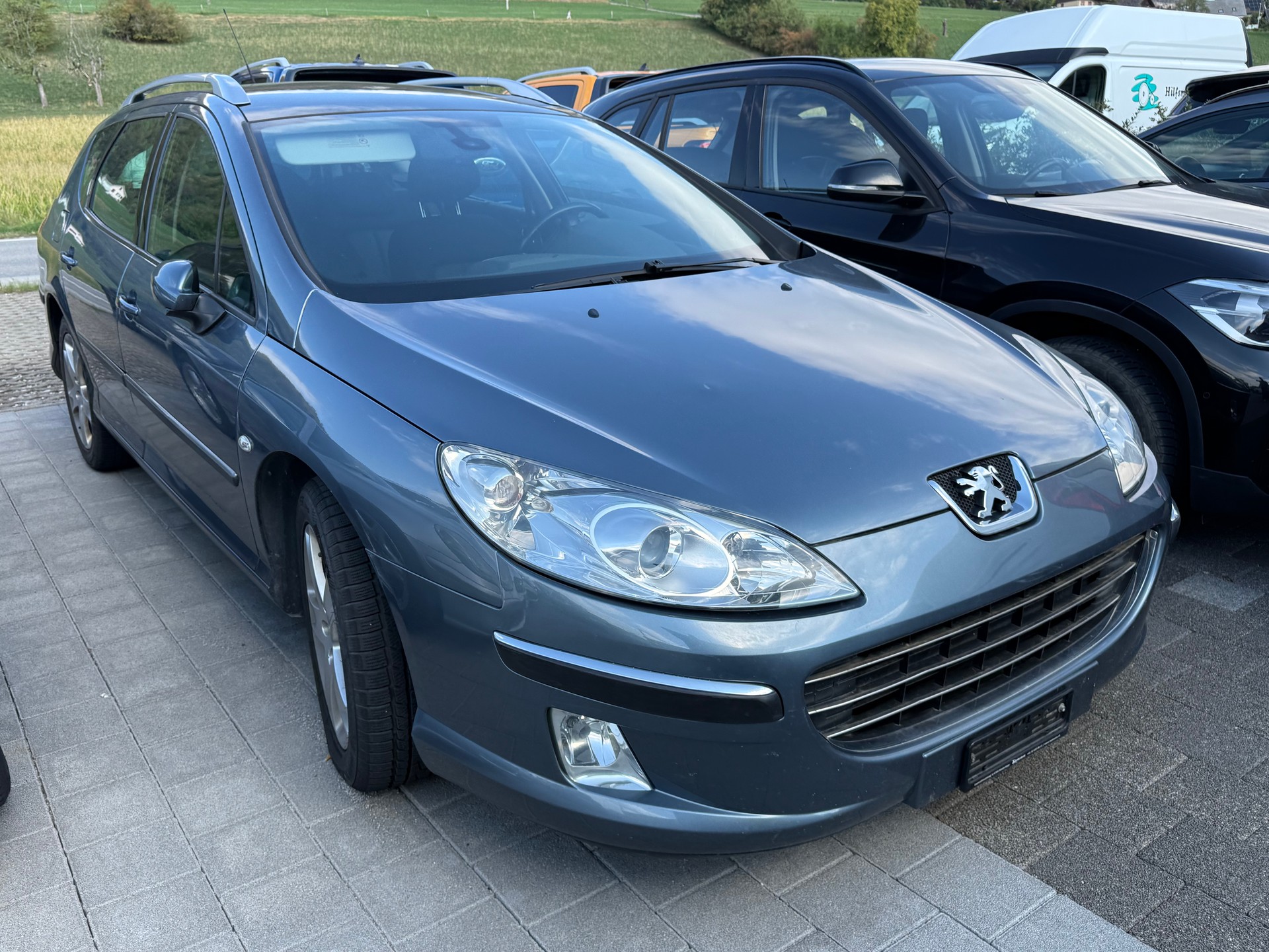 PEUGEOT 407 SW 2.0 HDI Dynamic Edition-image-2