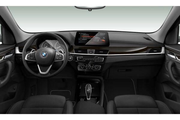 BMW X1 xDrive20d X-Line-image-7