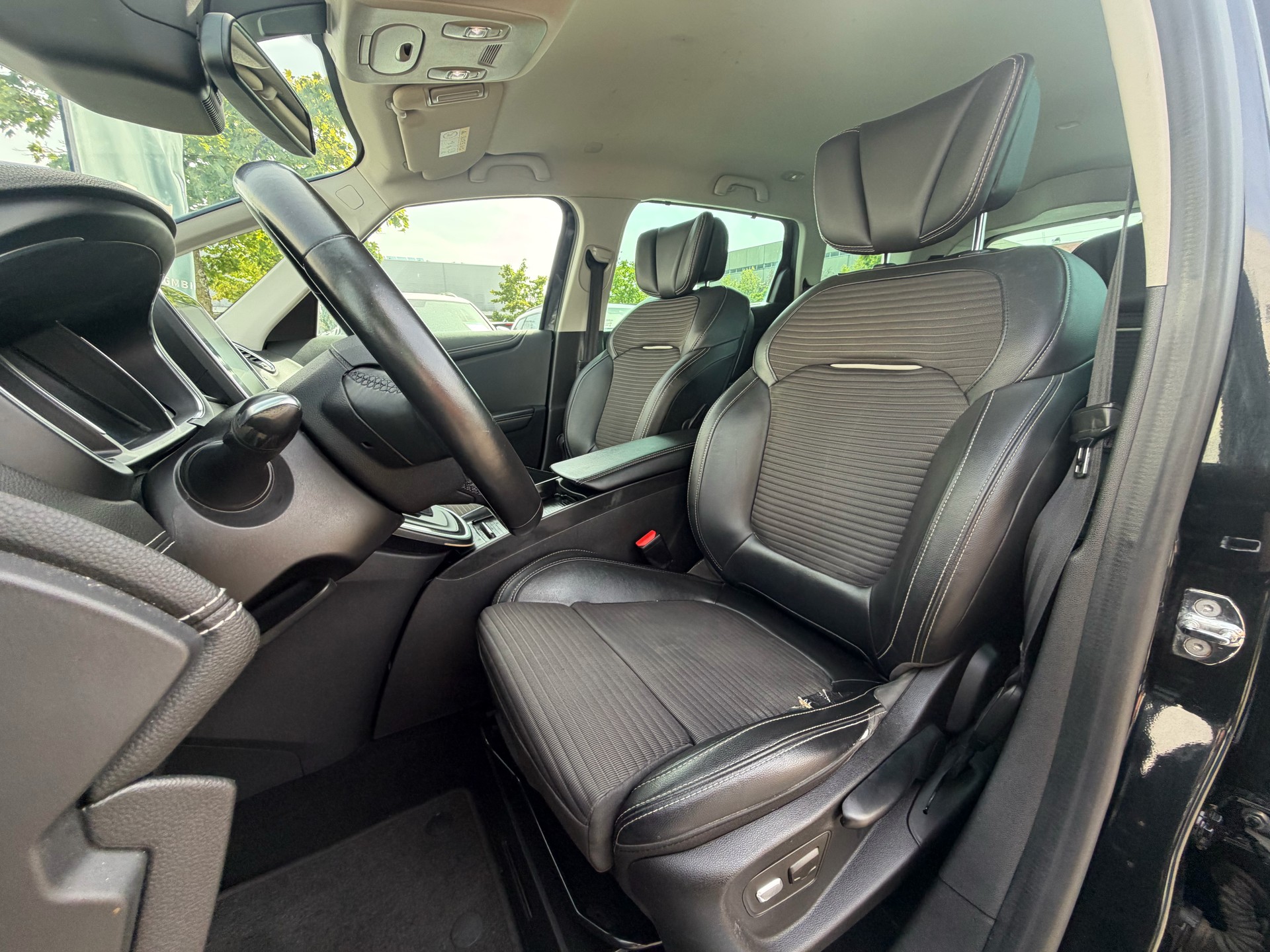 RENAULT Grand Scénic 1.6 dCi Intens EDC-image-8