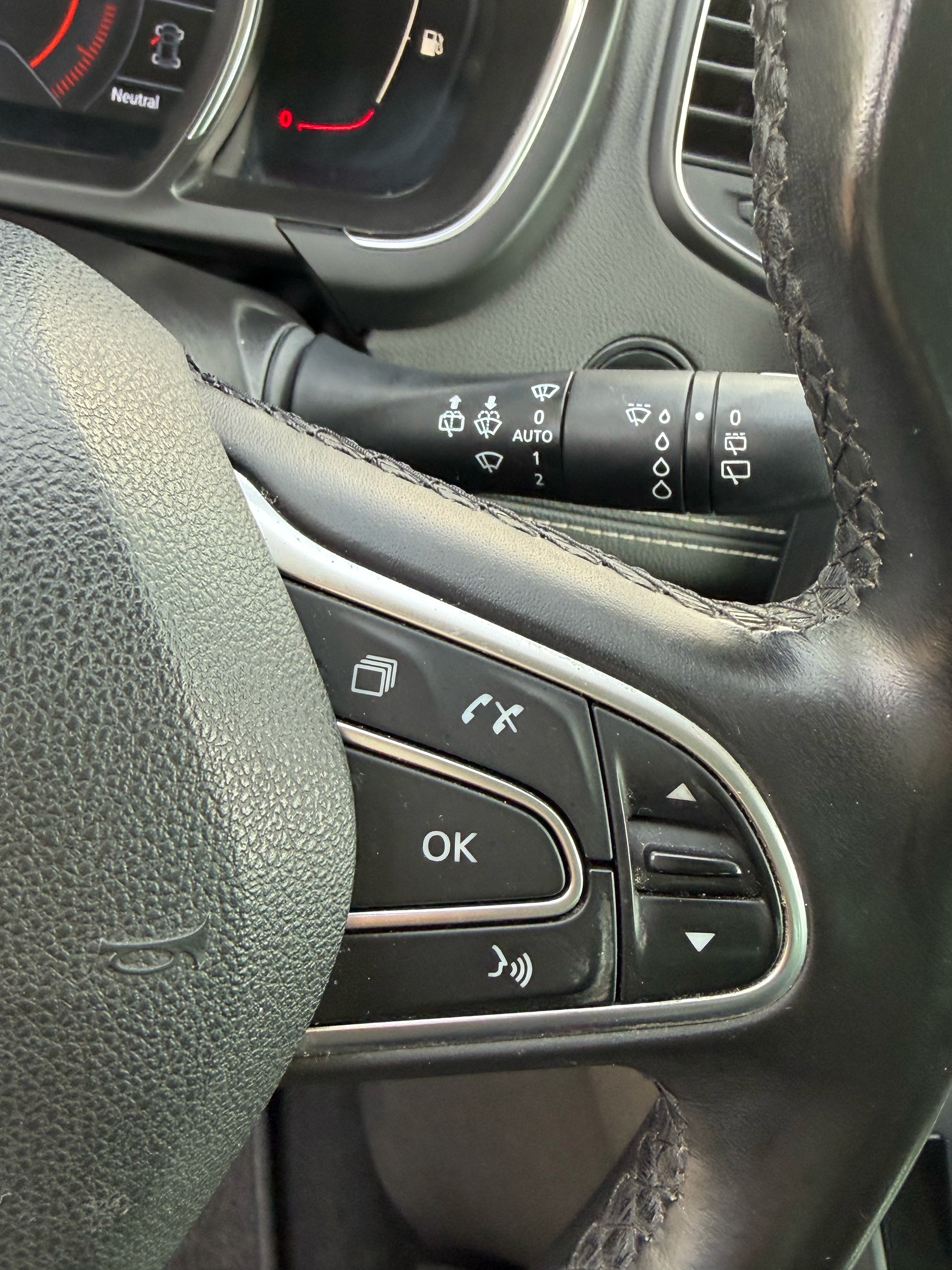 RENAULT Grand Scénic 1.6 dCi Intens EDC-image-16