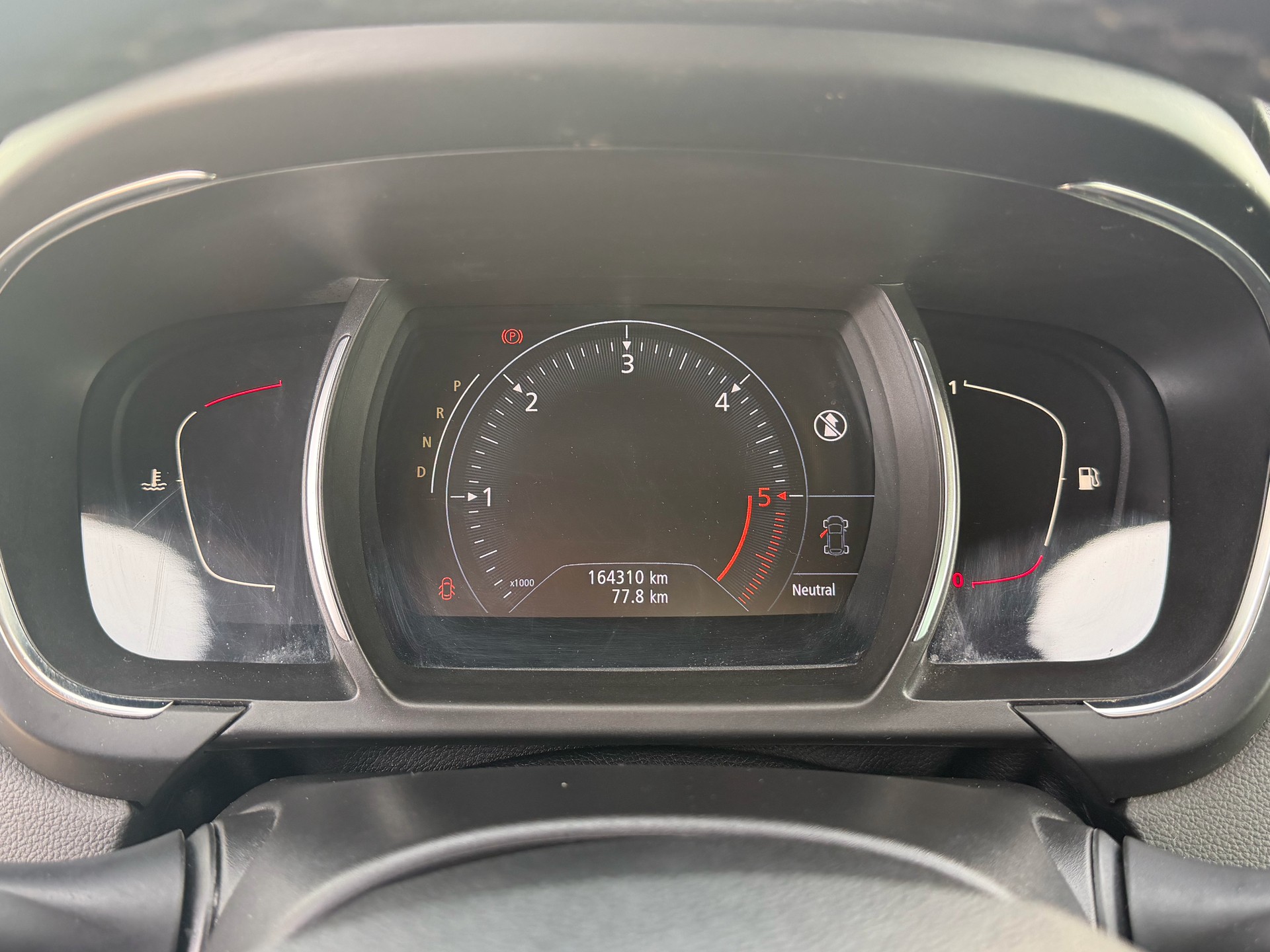 RENAULT Grand Scénic 1.6 dCi Intens EDC-image-14