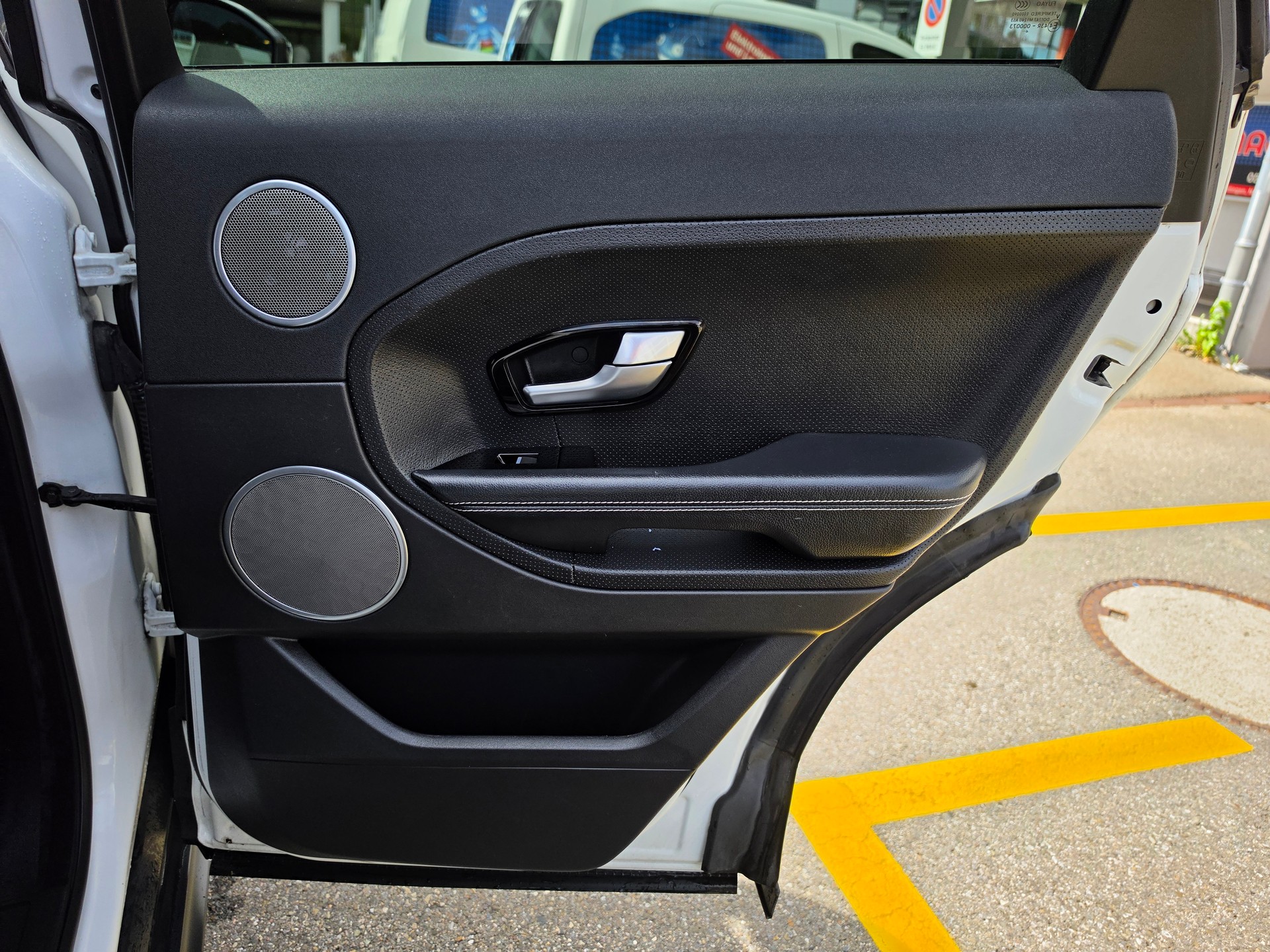LAND ROVER RANGE ROVER EVOQUE-image-17