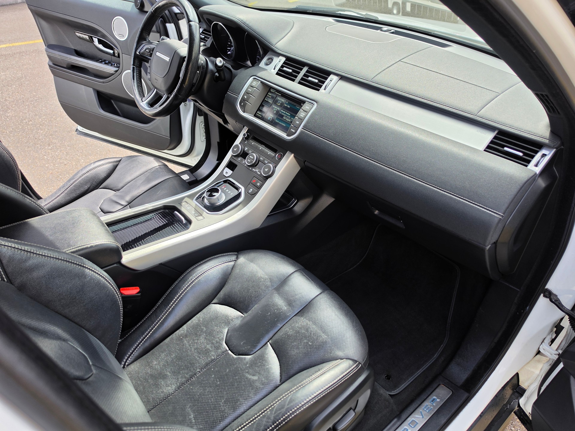 LAND ROVER RANGE ROVER EVOQUE-image-19
