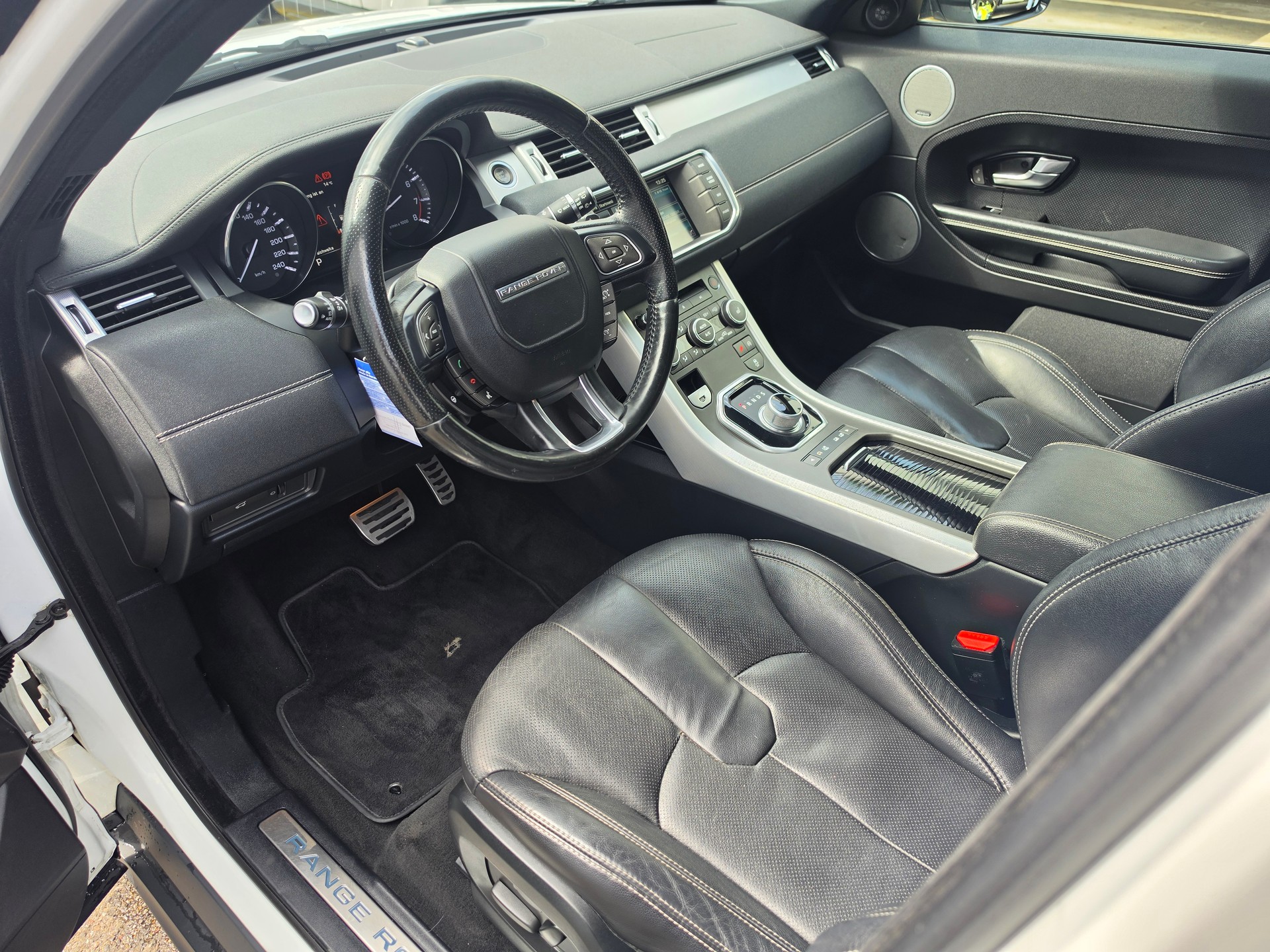 LAND ROVER RANGE ROVER EVOQUE-image-8