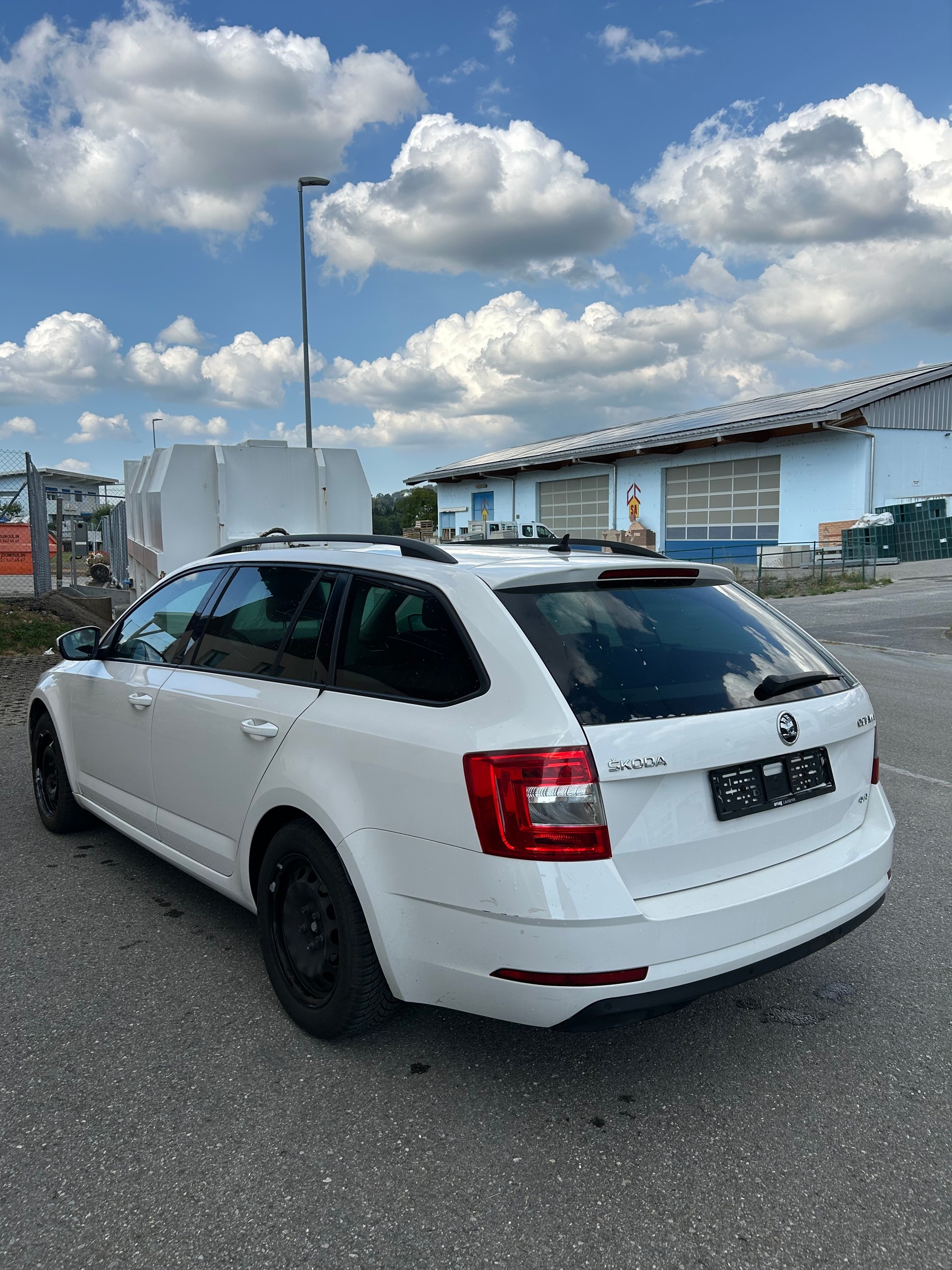 SKODA Octavia Combi 2.0 TDI Scout 4x4 DSG-image-3