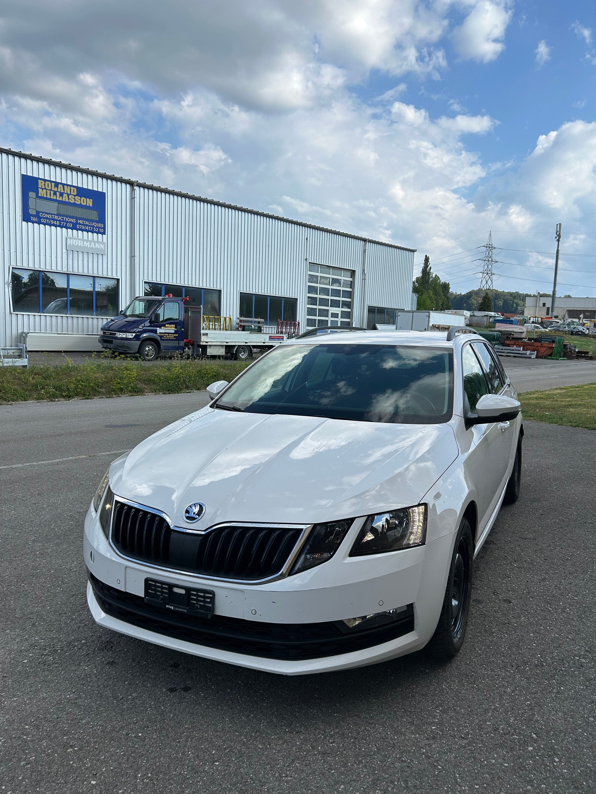SKODA Octavia Combi 2.0 TDI Scout 4x4 DSG-image-0
