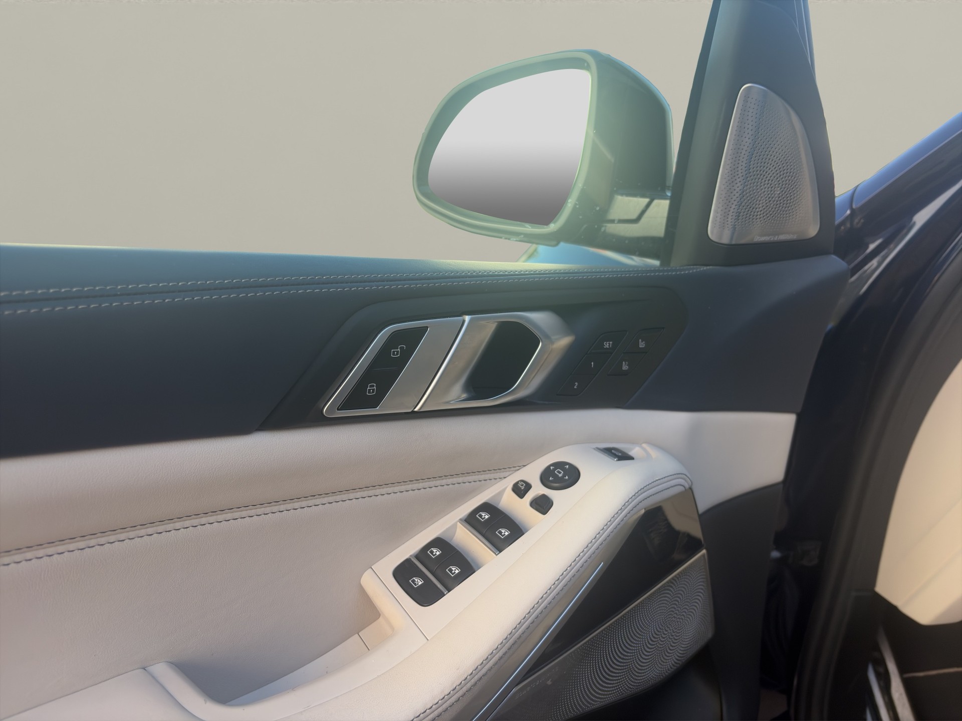 BMW X5 xDrive M50d Steptronic Individual-image-9