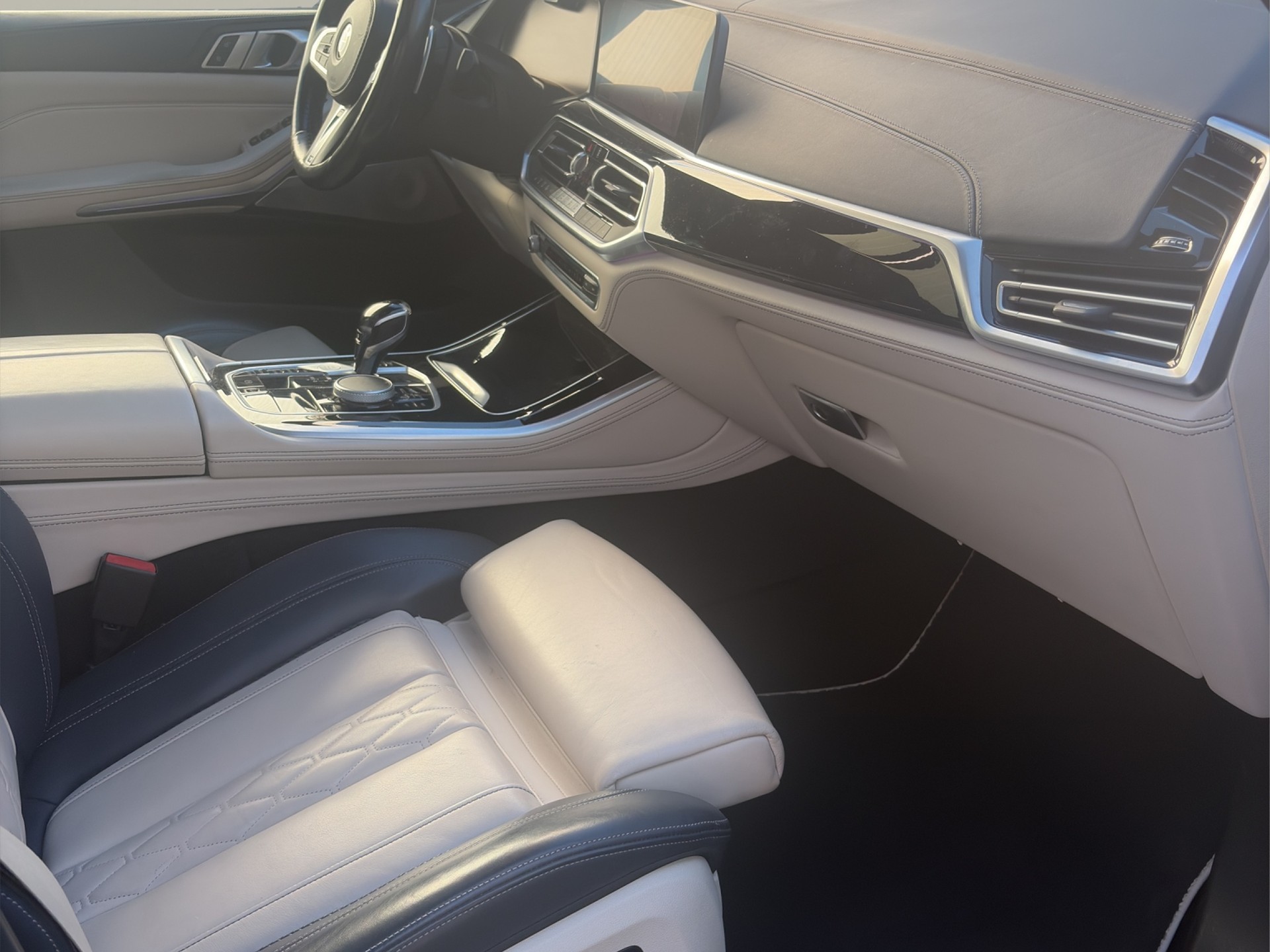 BMW X5 xDrive M50d Steptronic Individual-image-14