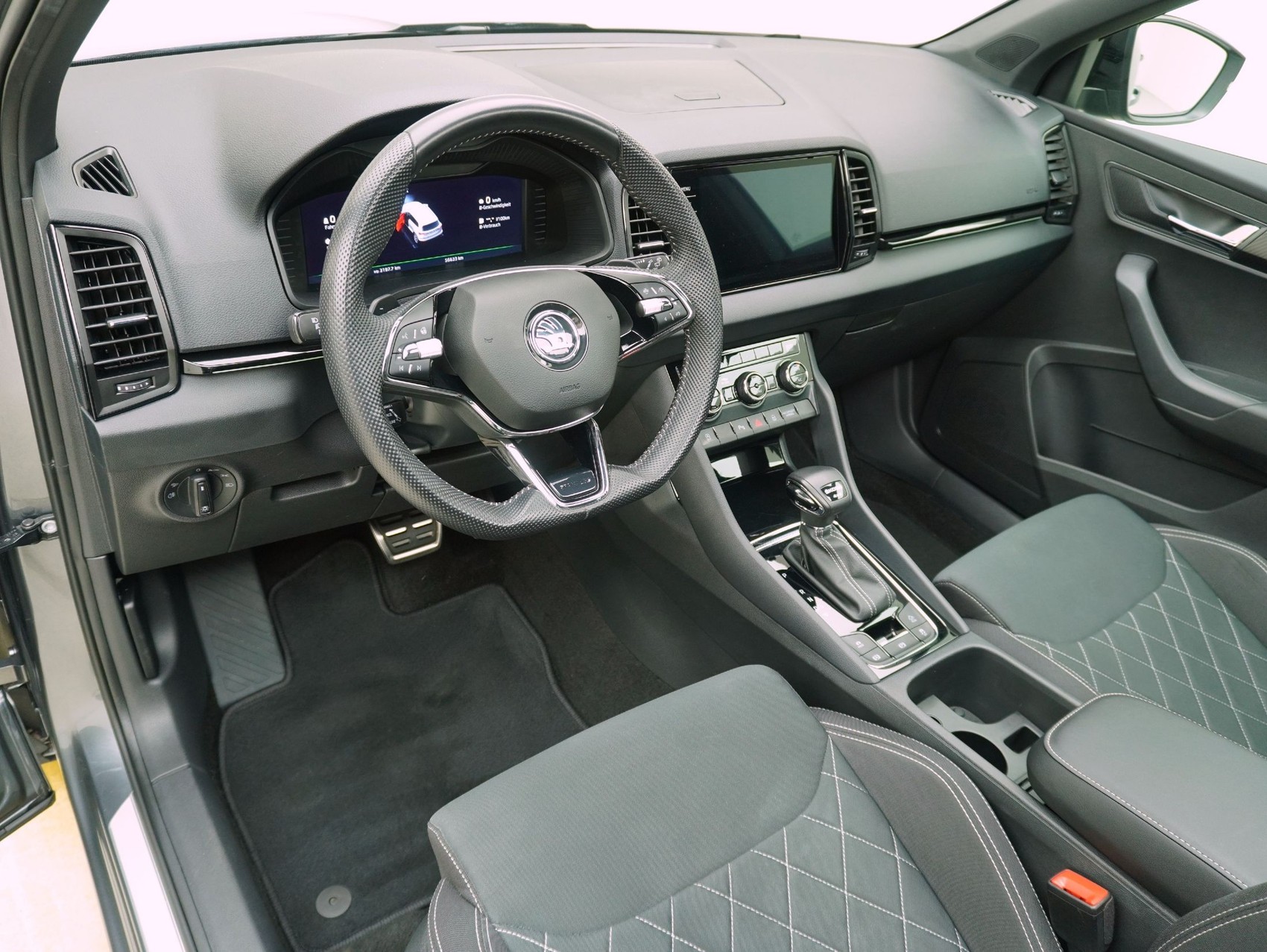 SKODA Karoq 2.0 TDI DSG Sport Line 4x4-image-10