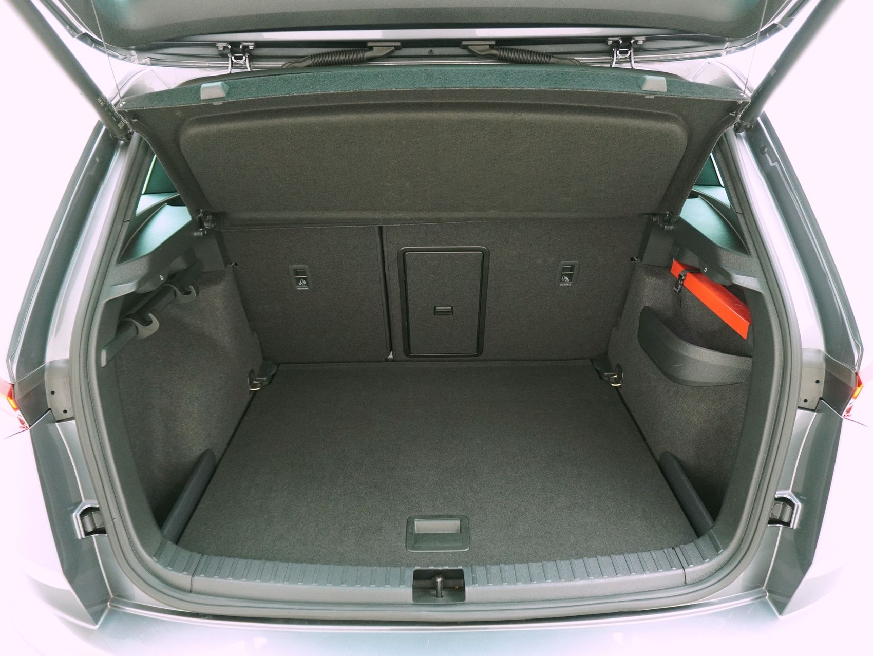 SKODA Karoq 2.0 TDI DSG Sport Line 4x4-image-13