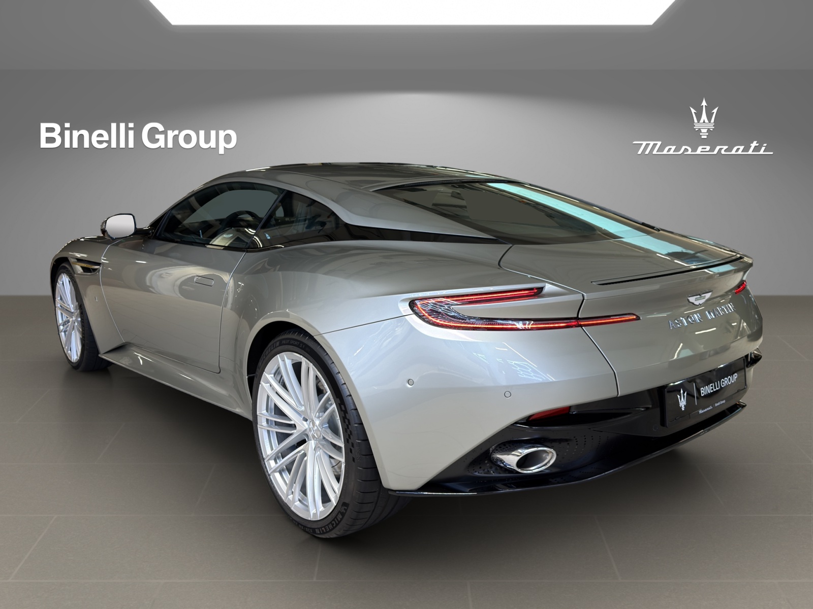 ASTON MARTIN Coupé 4.0 V8 Bi-Turbo "1 of 60 Goldfinger Edition"-showroom-element-2