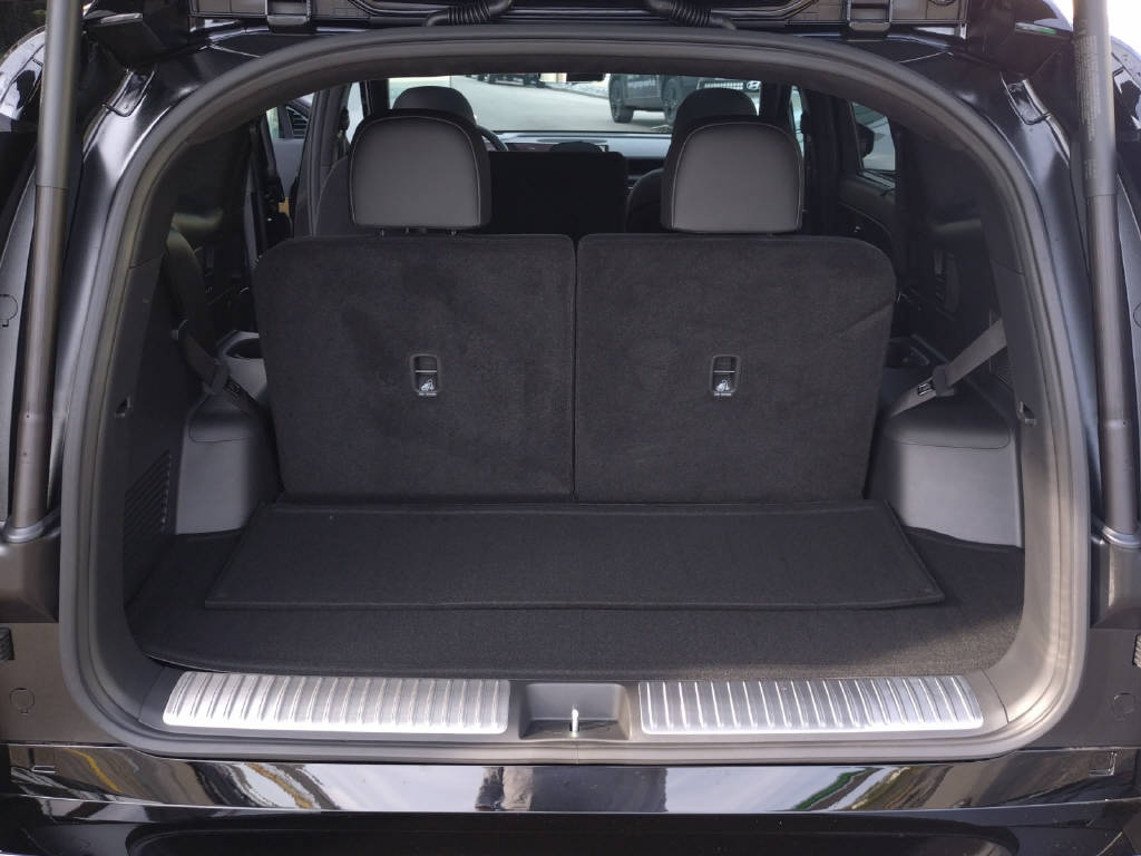 HYUNDAI IONIQ 9 Calligraphy Black Ink 110 KWH 4WD-image-18