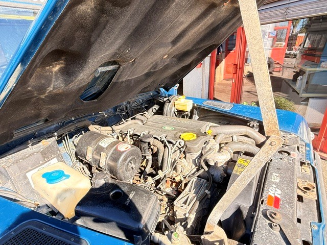 LAND ROVER 110 300 Tdi-image-12