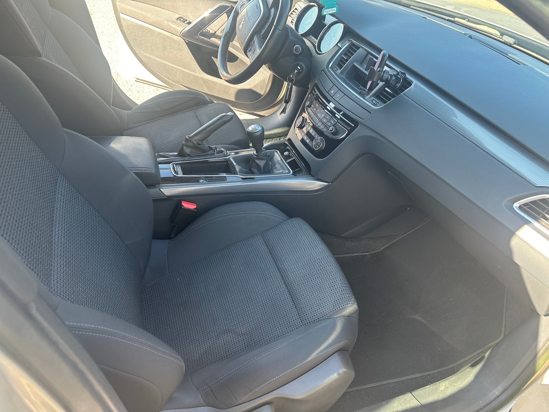 PEUGEOT 508 SW 1.6 16V T Active-image-8