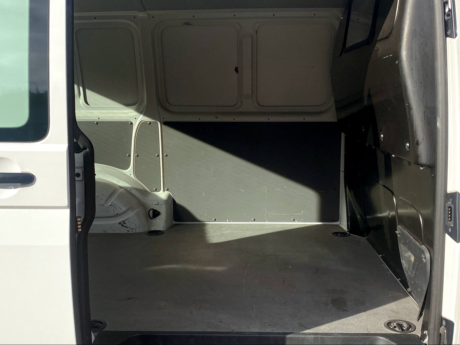 VW Transporter T6.1 Fourgon DSG-image-10