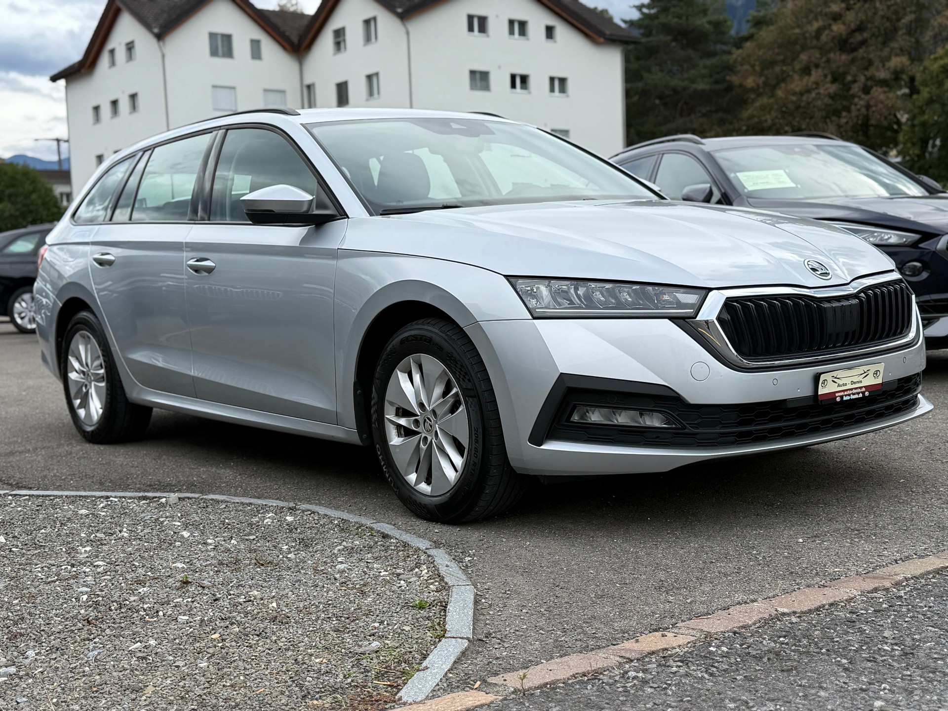 SKODA Octavia Combi 2.0 TDI Ambition 4x4 DSG-image-2