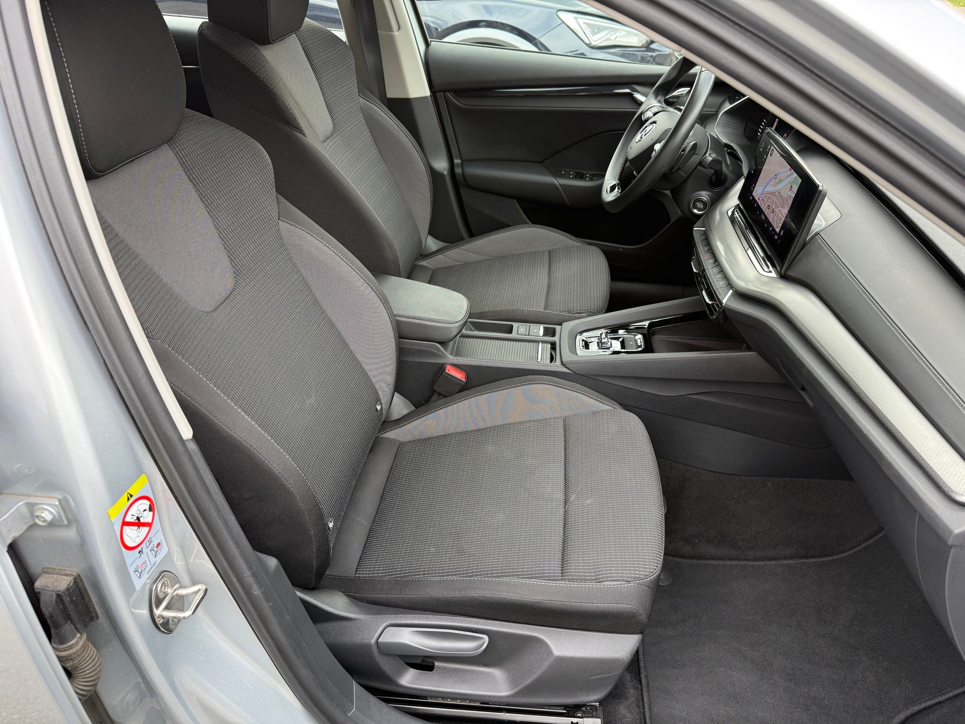 SKODA Octavia Combi 2.0 TDI Ambition 4x4 DSG-image-16