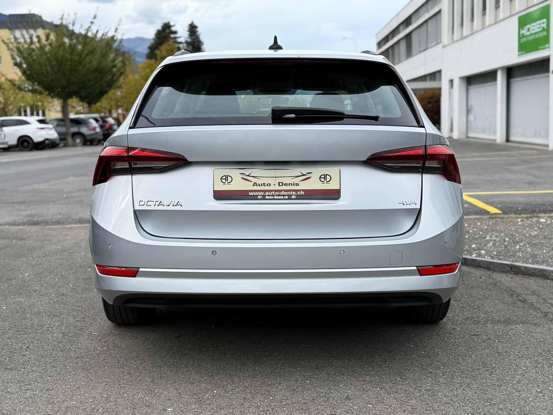 SKODA Octavia Combi 2.0 TDI Ambition 4x4 DSG-image-4