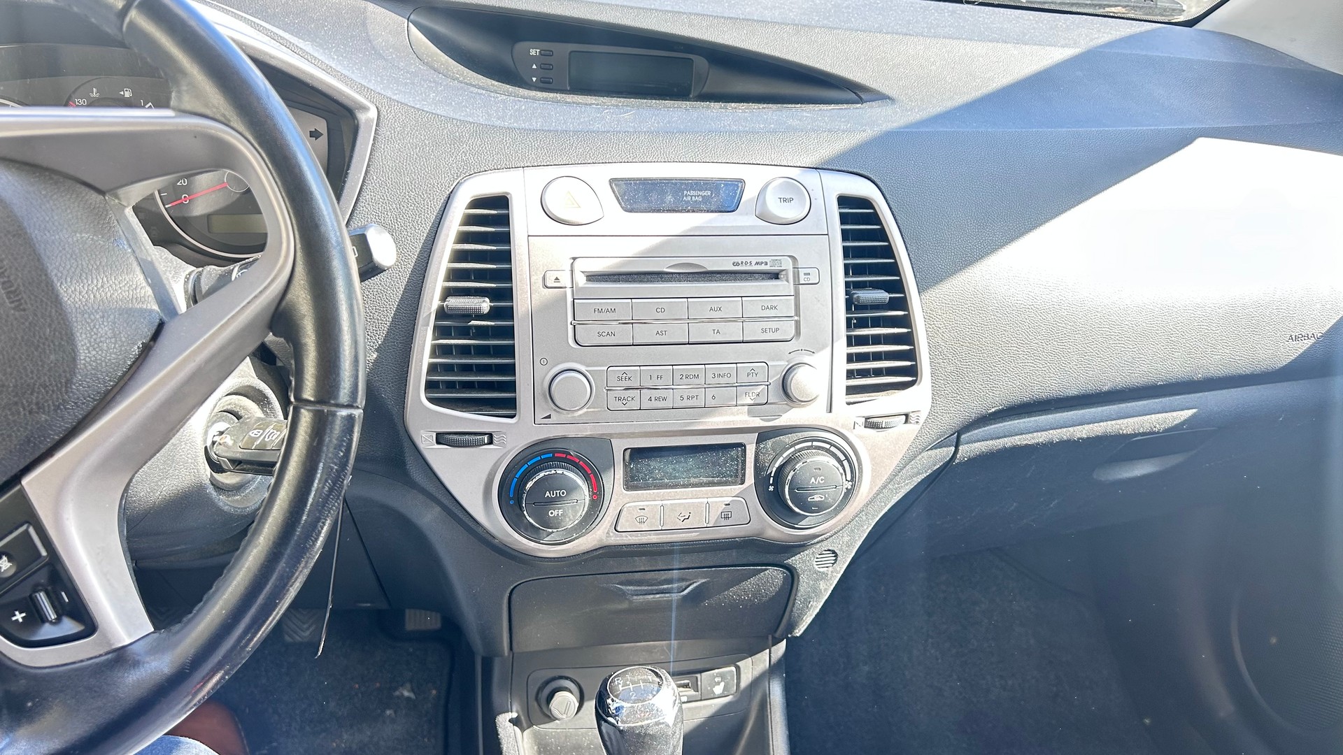 HYUNDAI i20 1.6 CRDi Premium-image-7