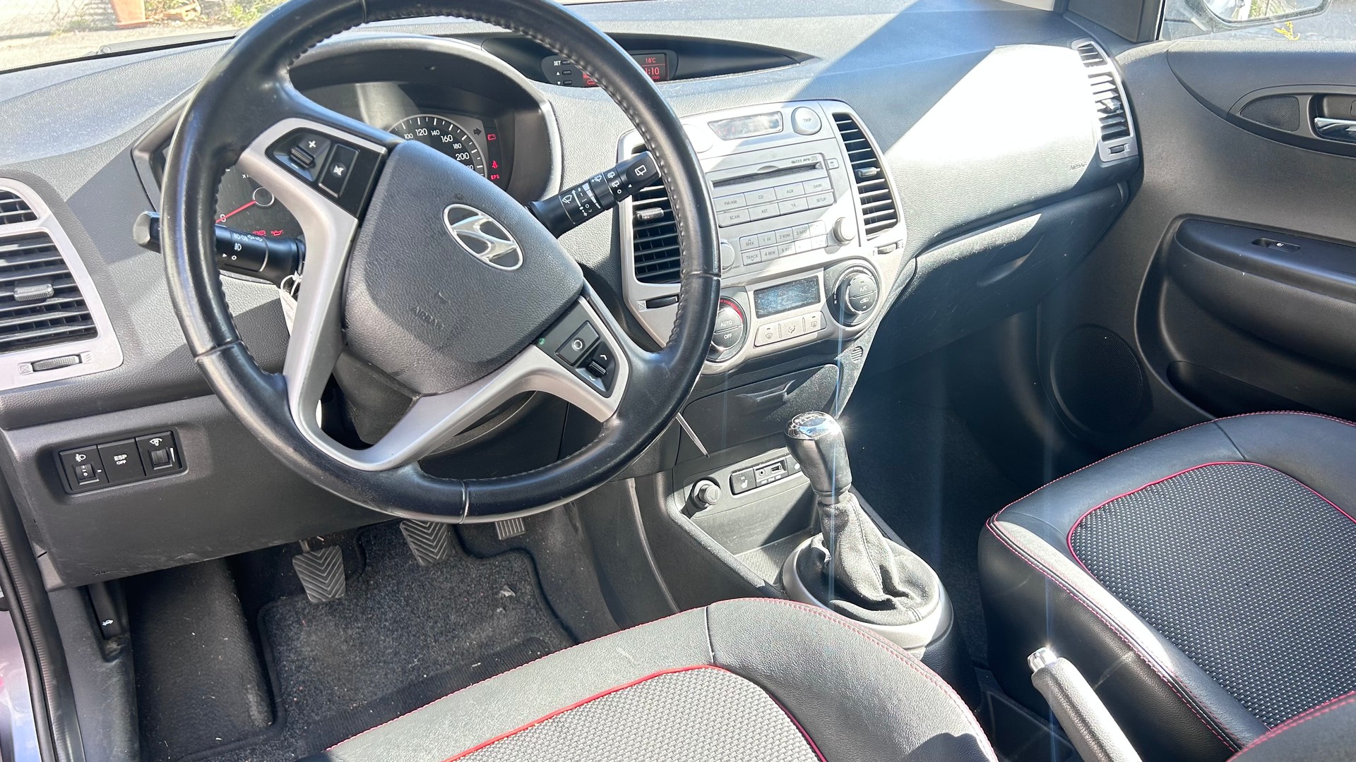 HYUNDAI i20 1.6 CRDi Premium-image-9