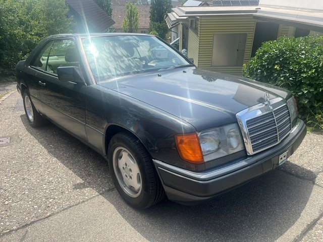 MERCEDES-BENZ 300 CE-image-2
