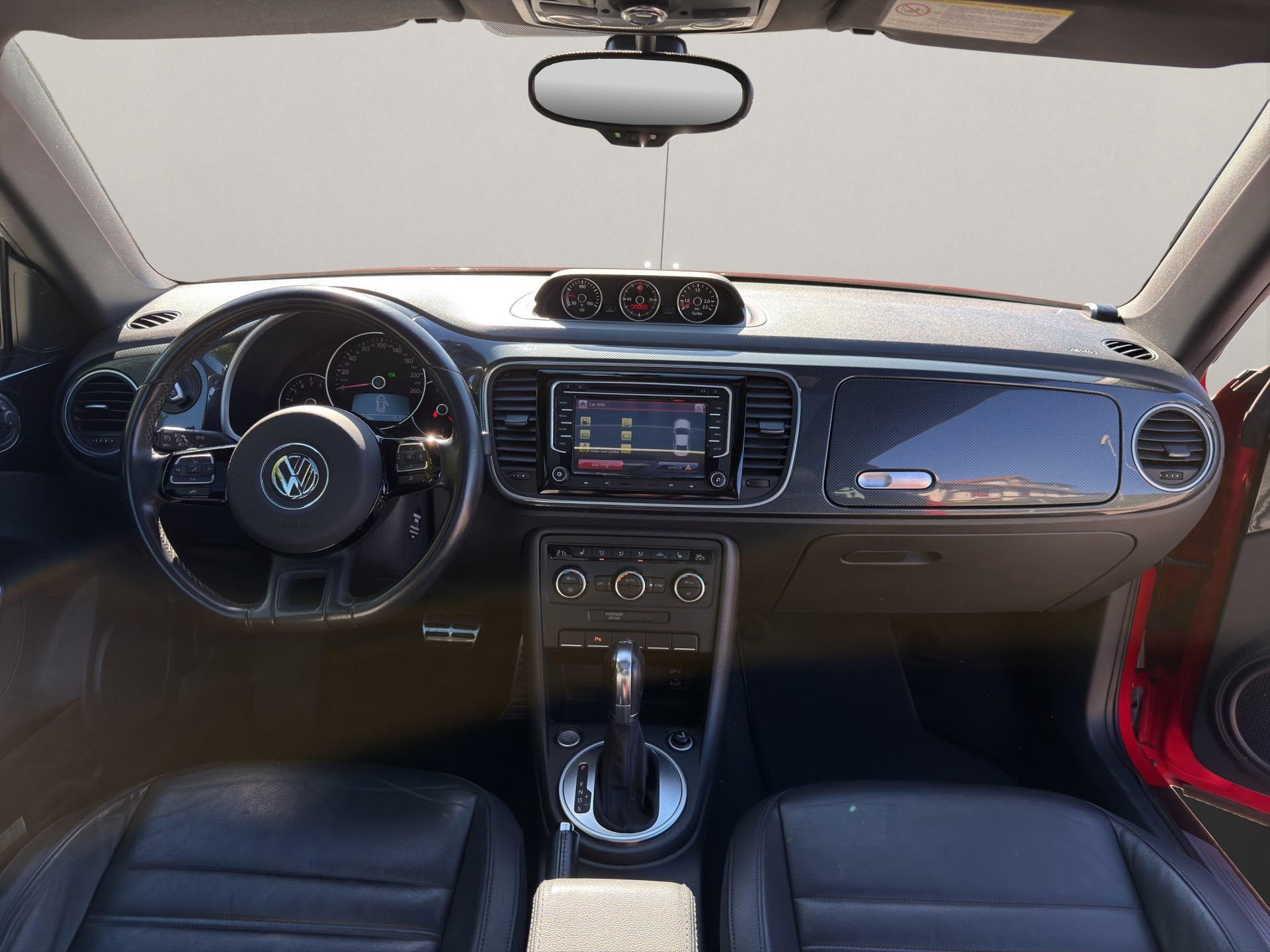 VW Beetle 2.0 TSI Sport DSG-image-8