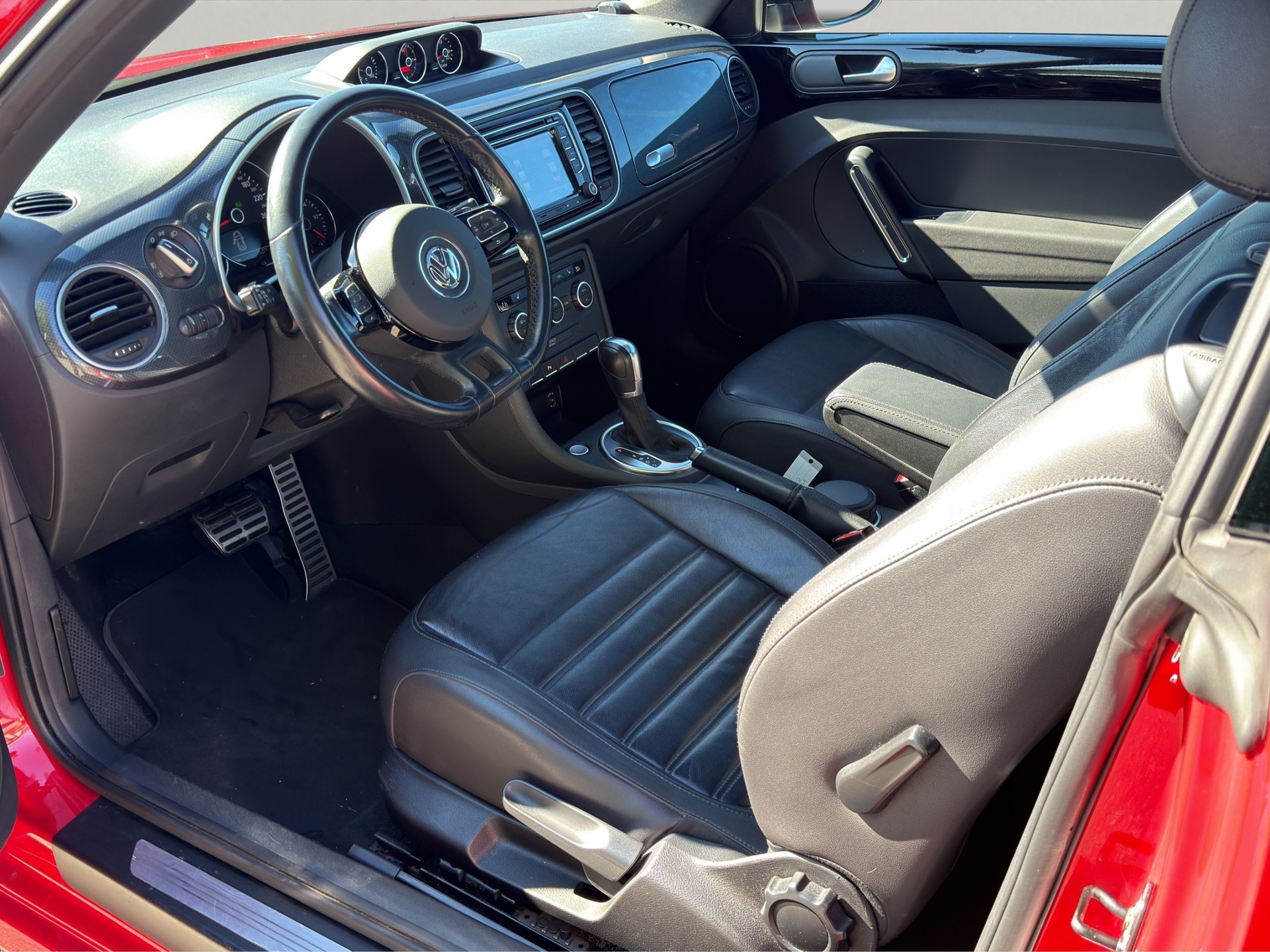 VW Beetle 2.0 TSI Sport DSG-image-11
