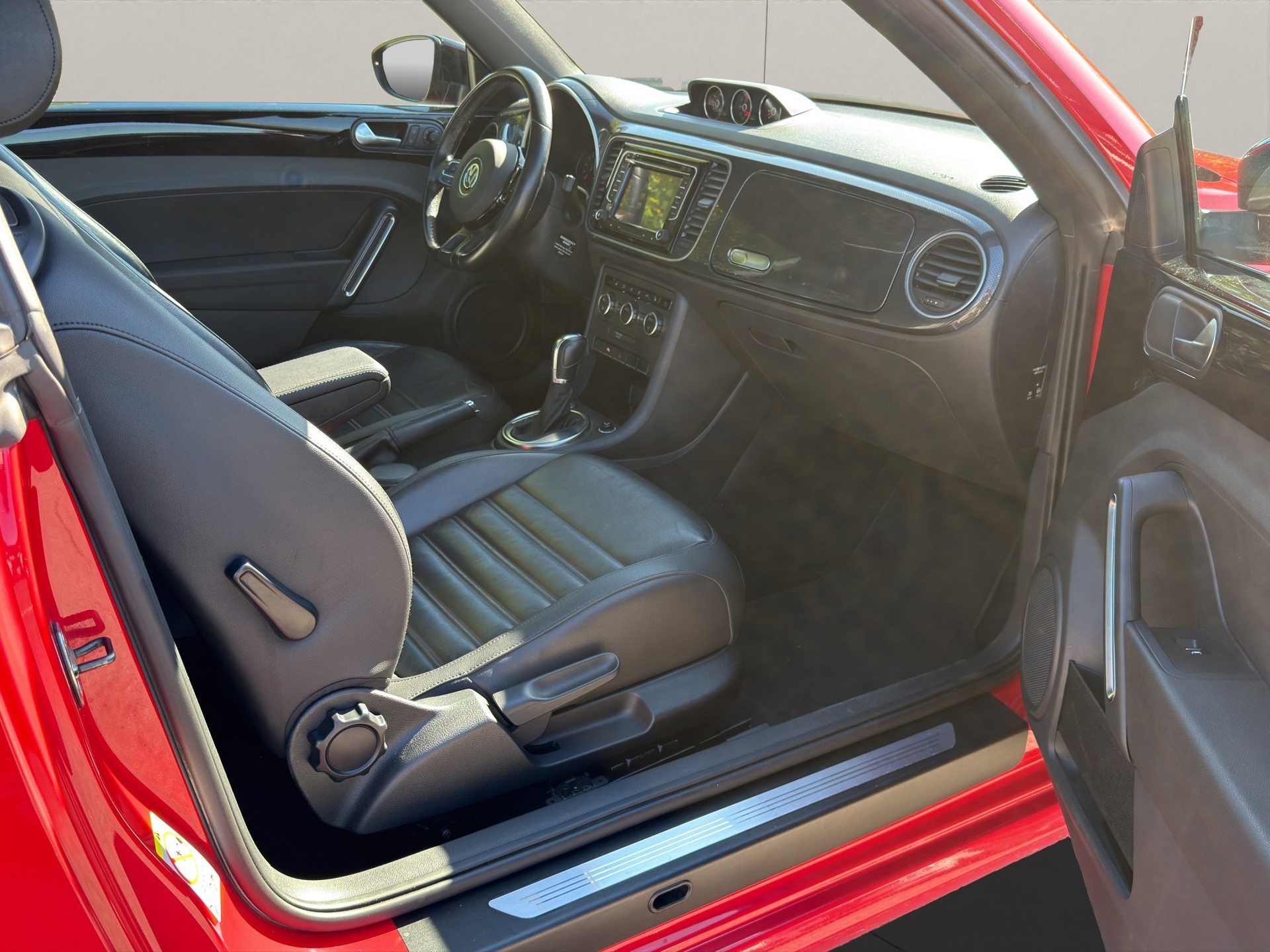 VW Beetle 2.0 TSI Sport DSG-image-7